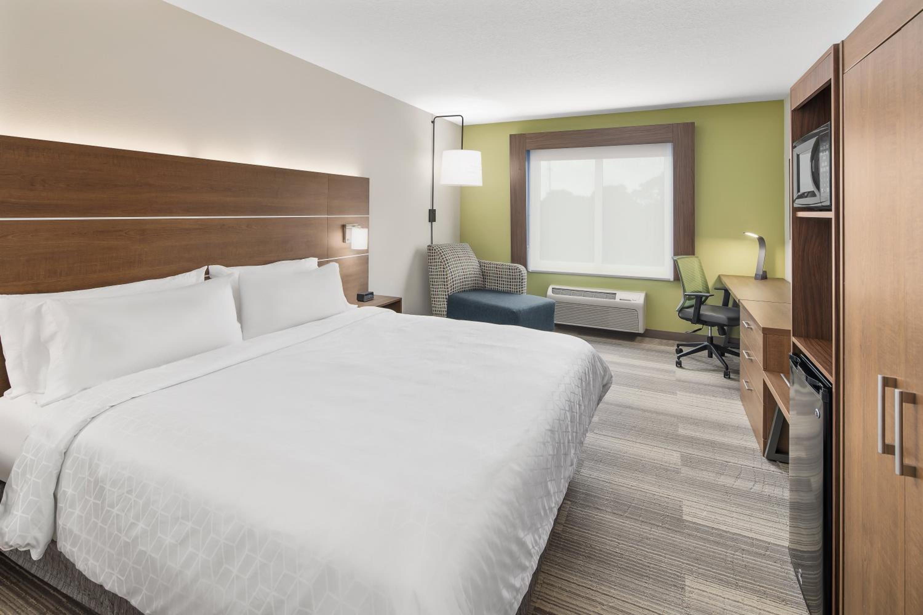 Standard King Room - Photo 1