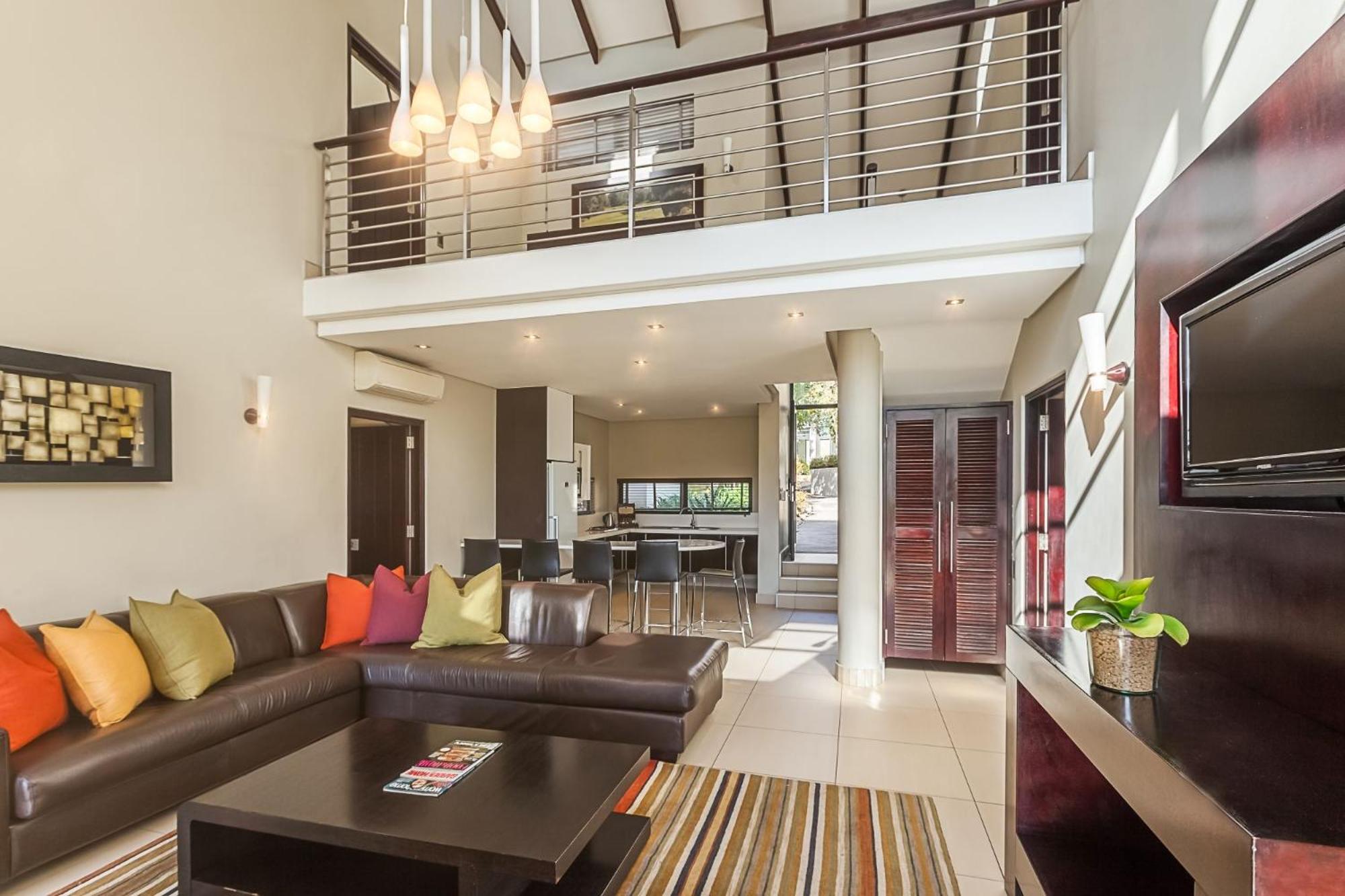 Villa photo 2