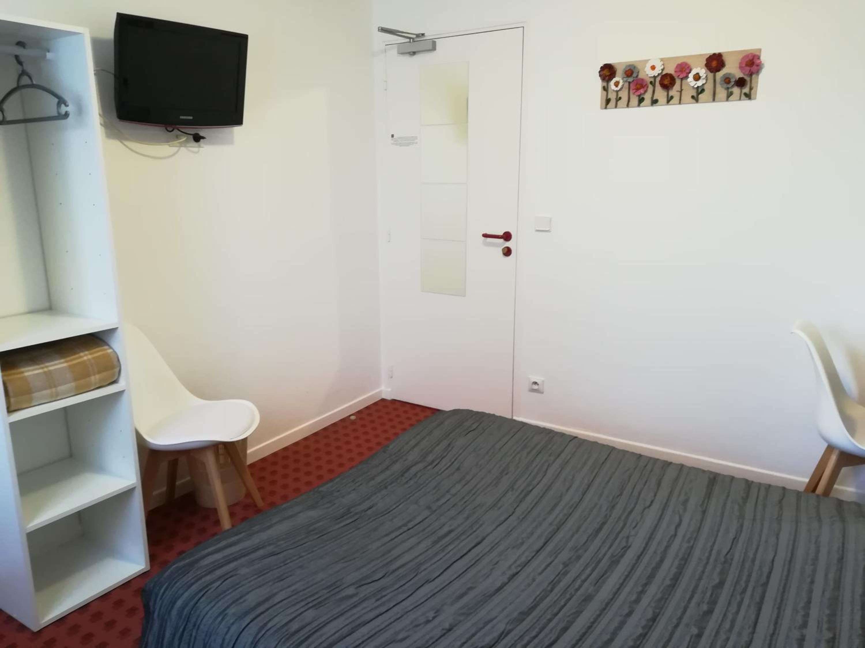 Double Room with Private Bathroom - Photo 1