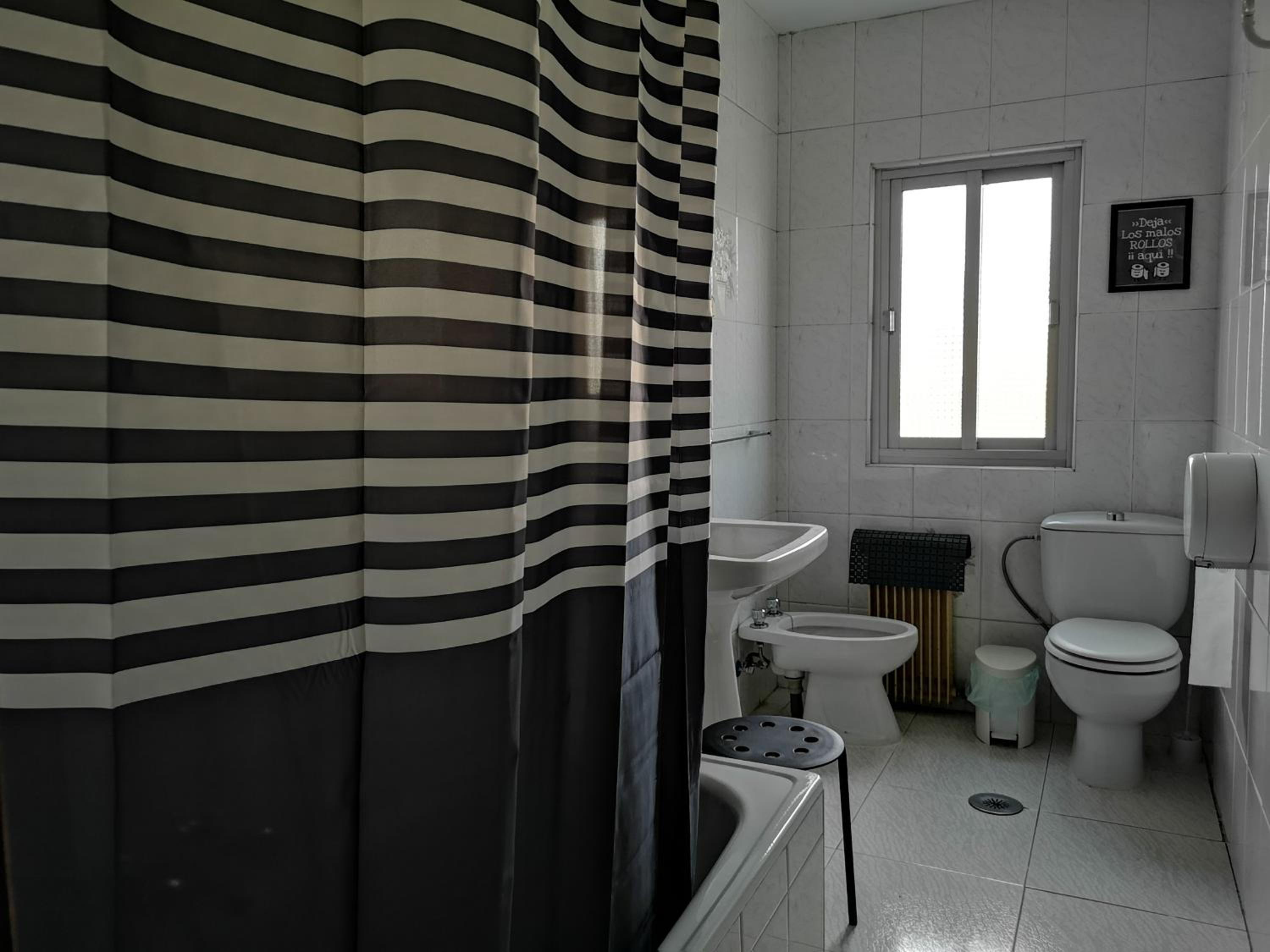 Standard Double Room With Shared Bathroom photo 2