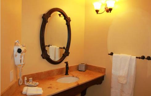 Queen Room photo 2