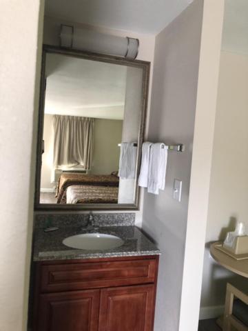Double Room - Photo 7