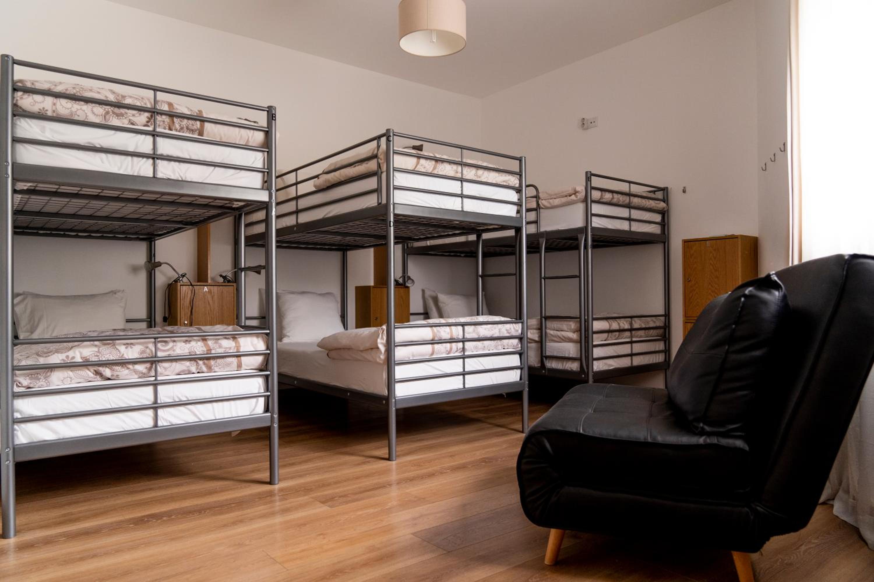Bed in 6-Bed Male Dormitory Room photo 1