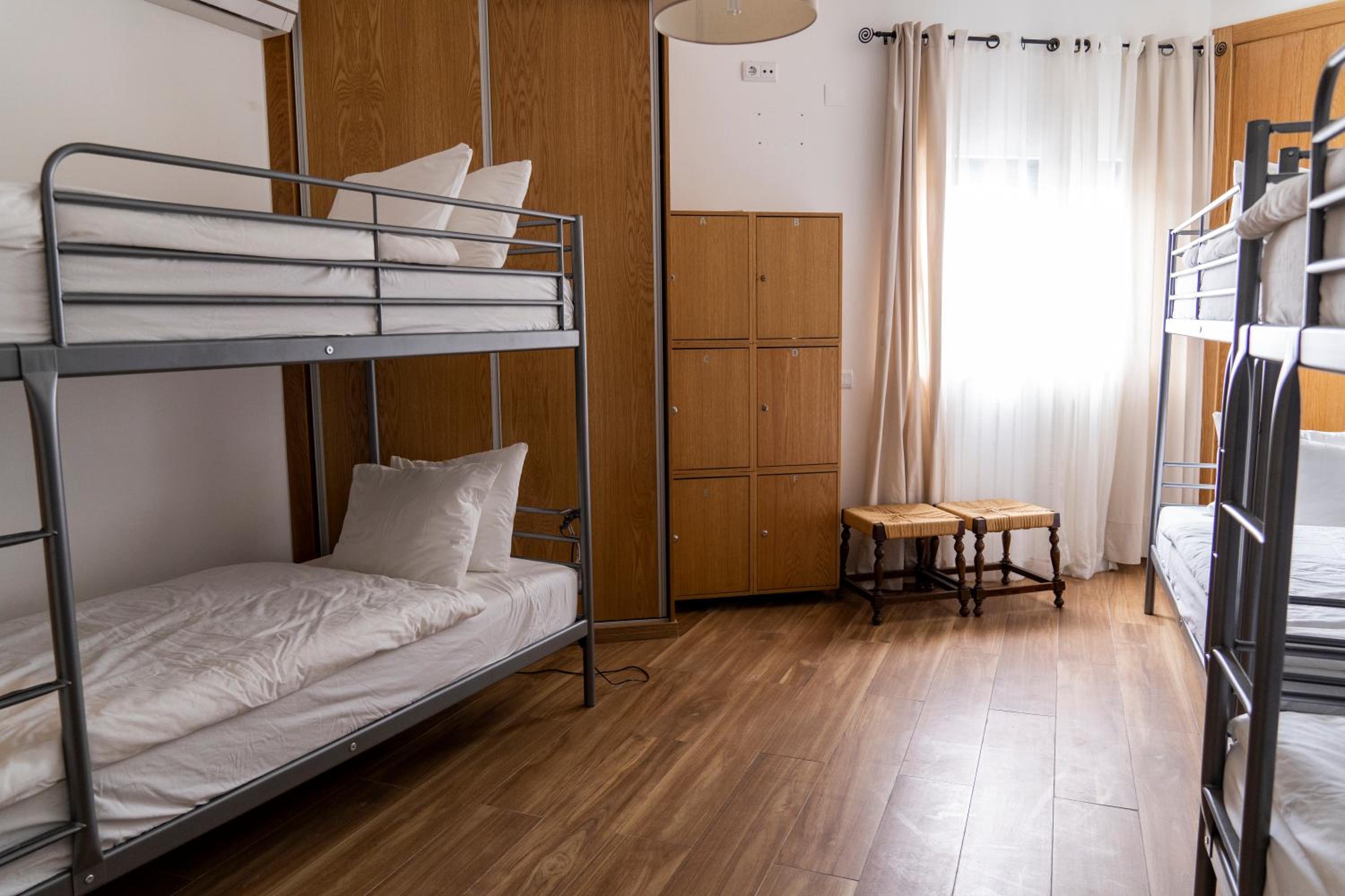 Bed in 6-Bed Female Dormitory Room photo 2