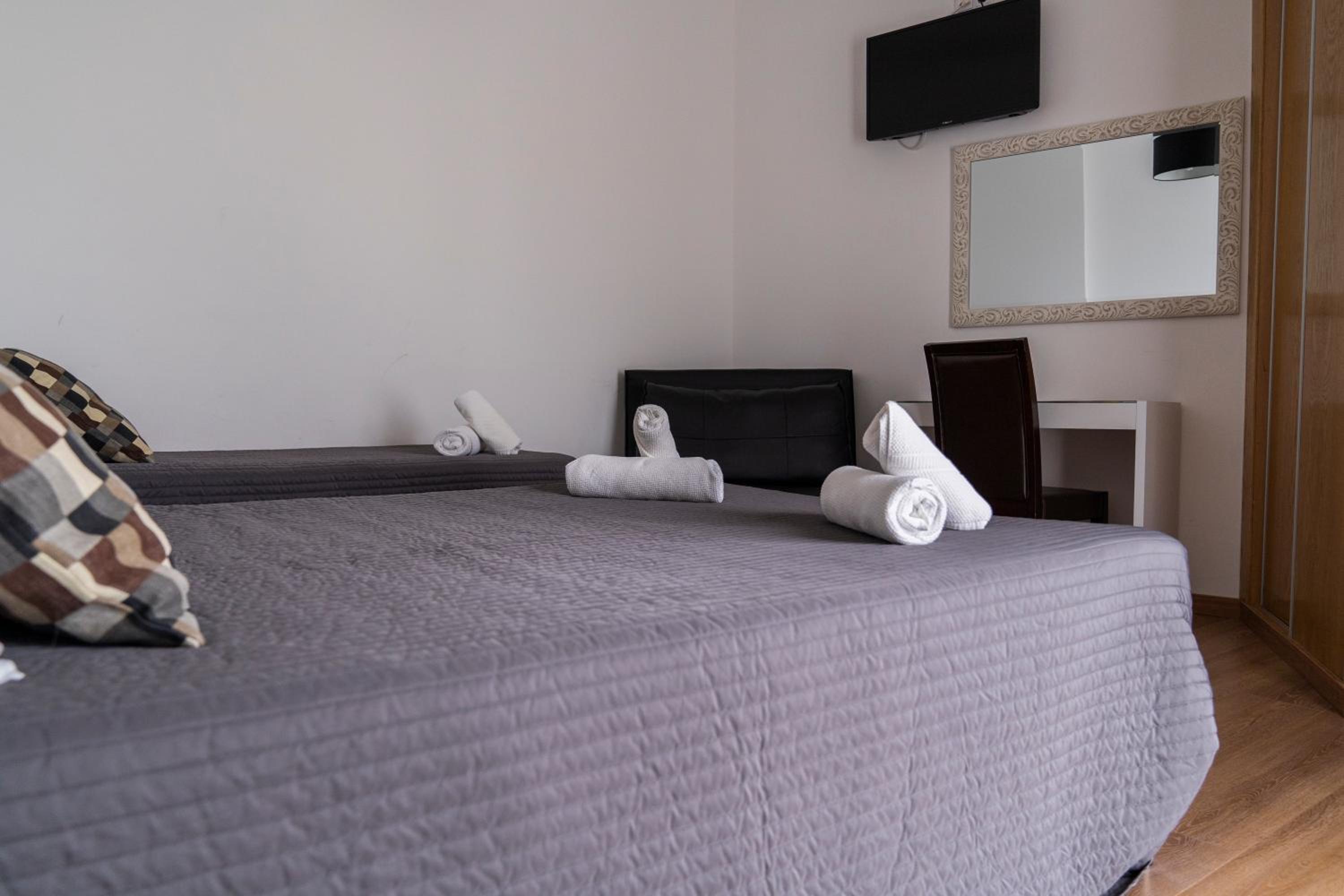 Family Room - Photo 12