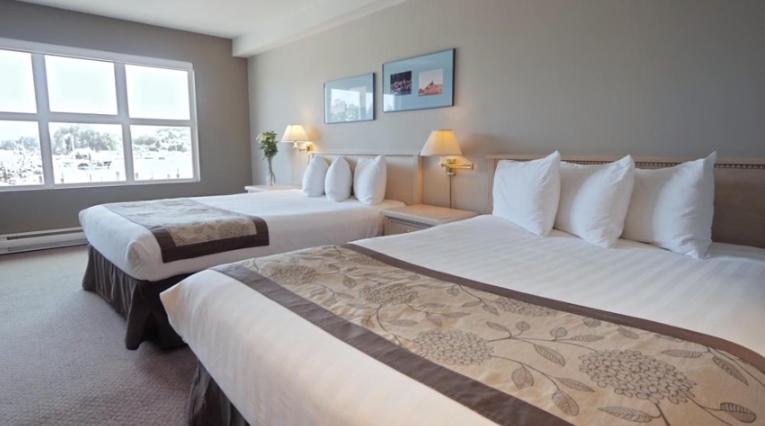 Queen Room with Two Queen Beds and Kitchenette photo 1