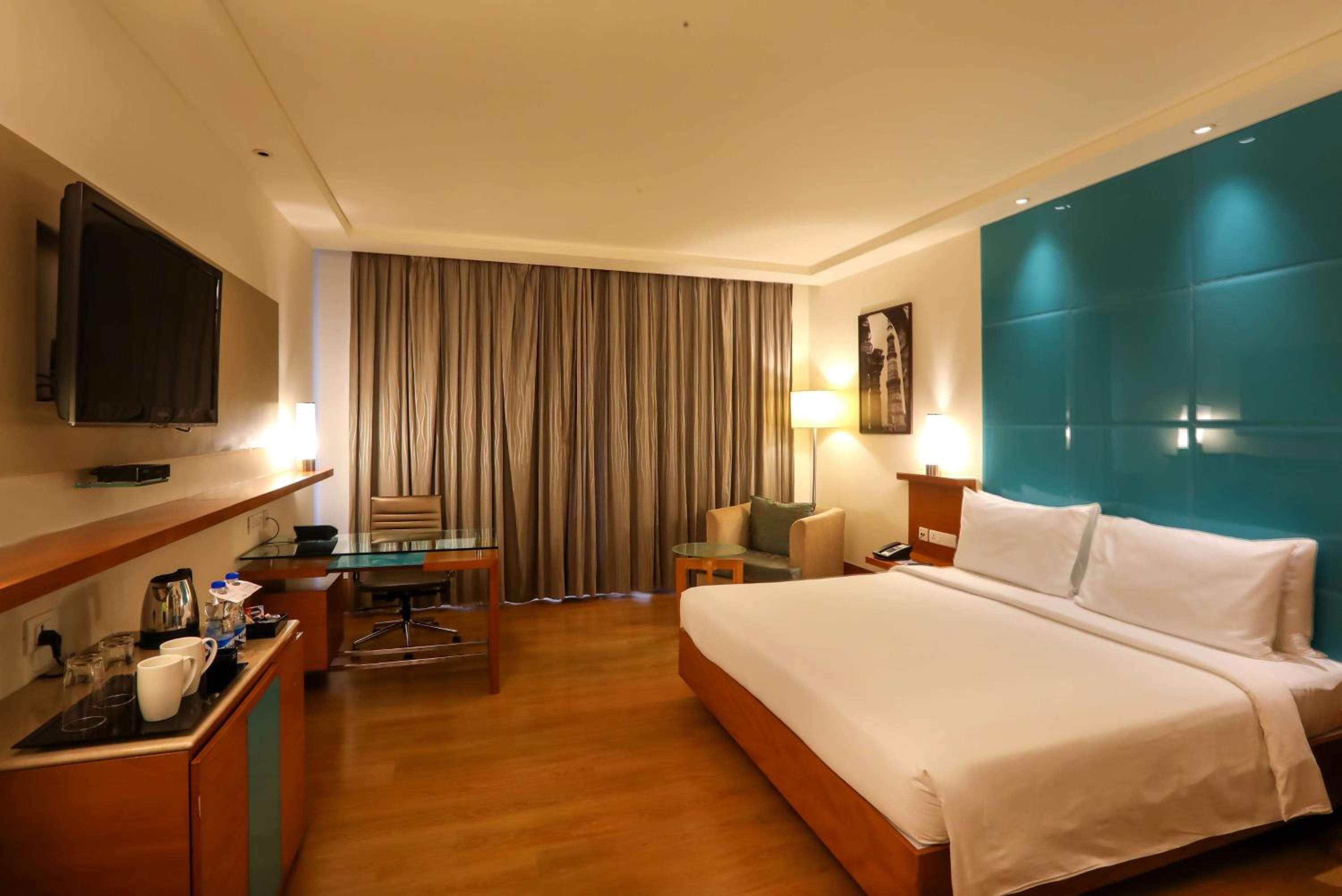 Business Double Room - Photo 11