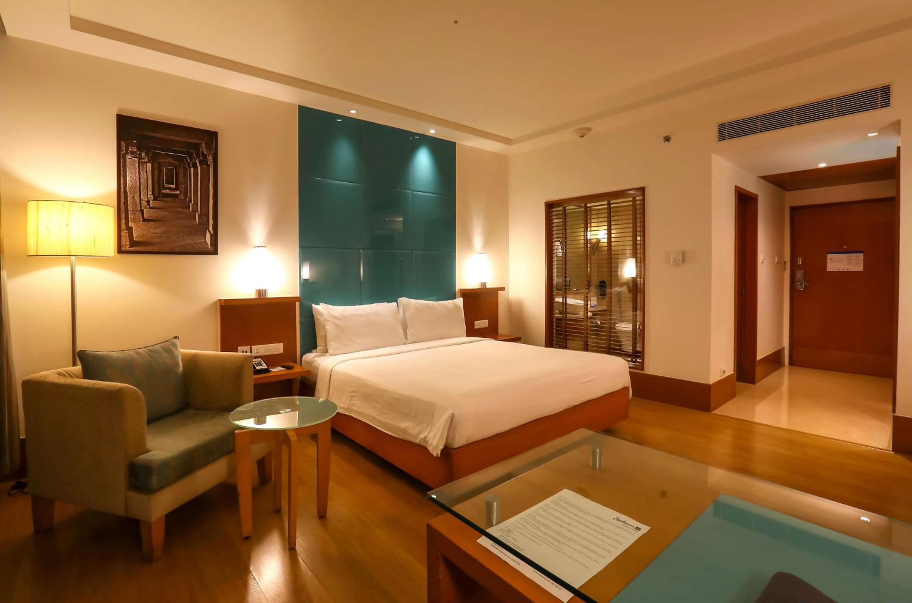 Business Double Room - Photo 8