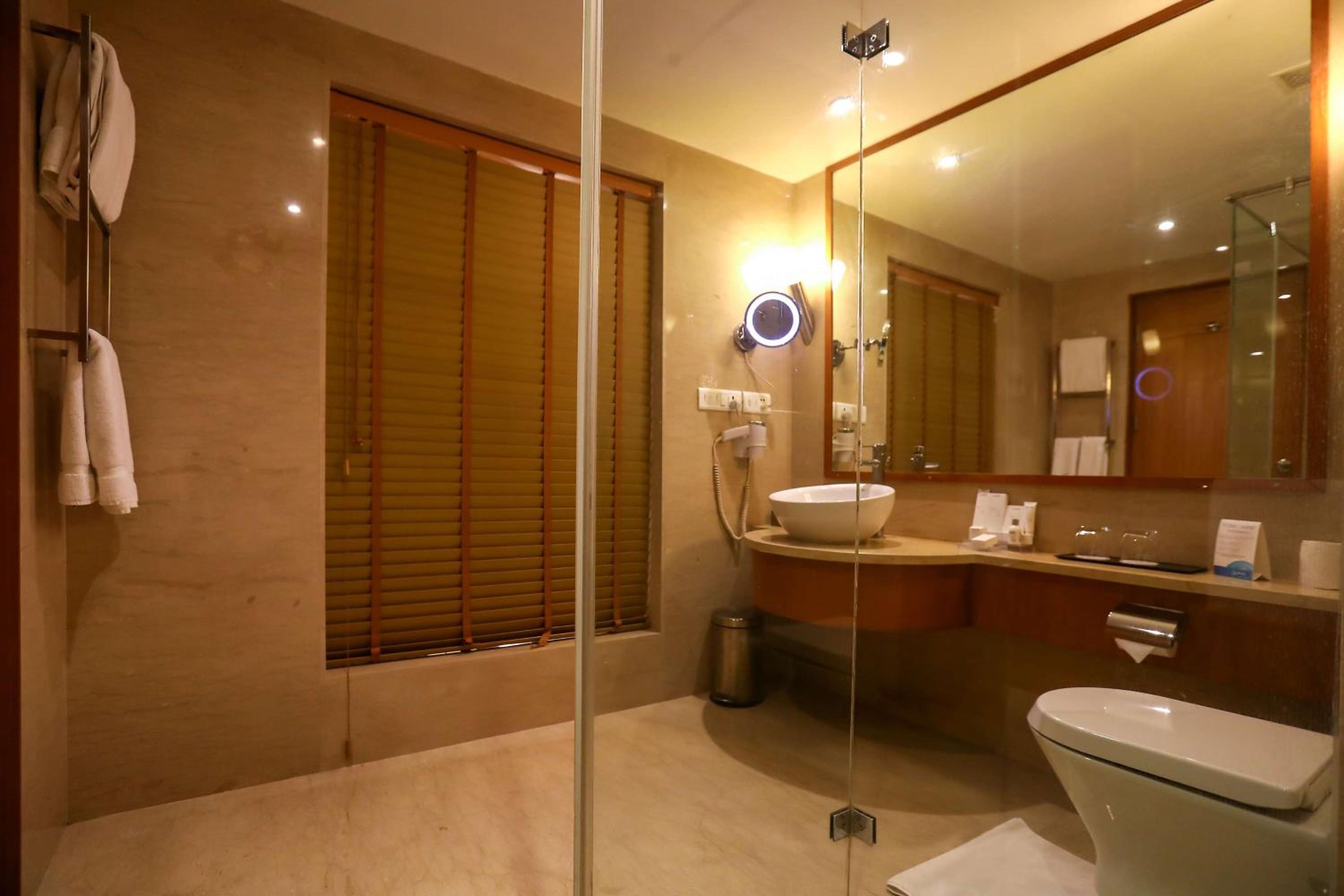 Business Double Room - Photo 5