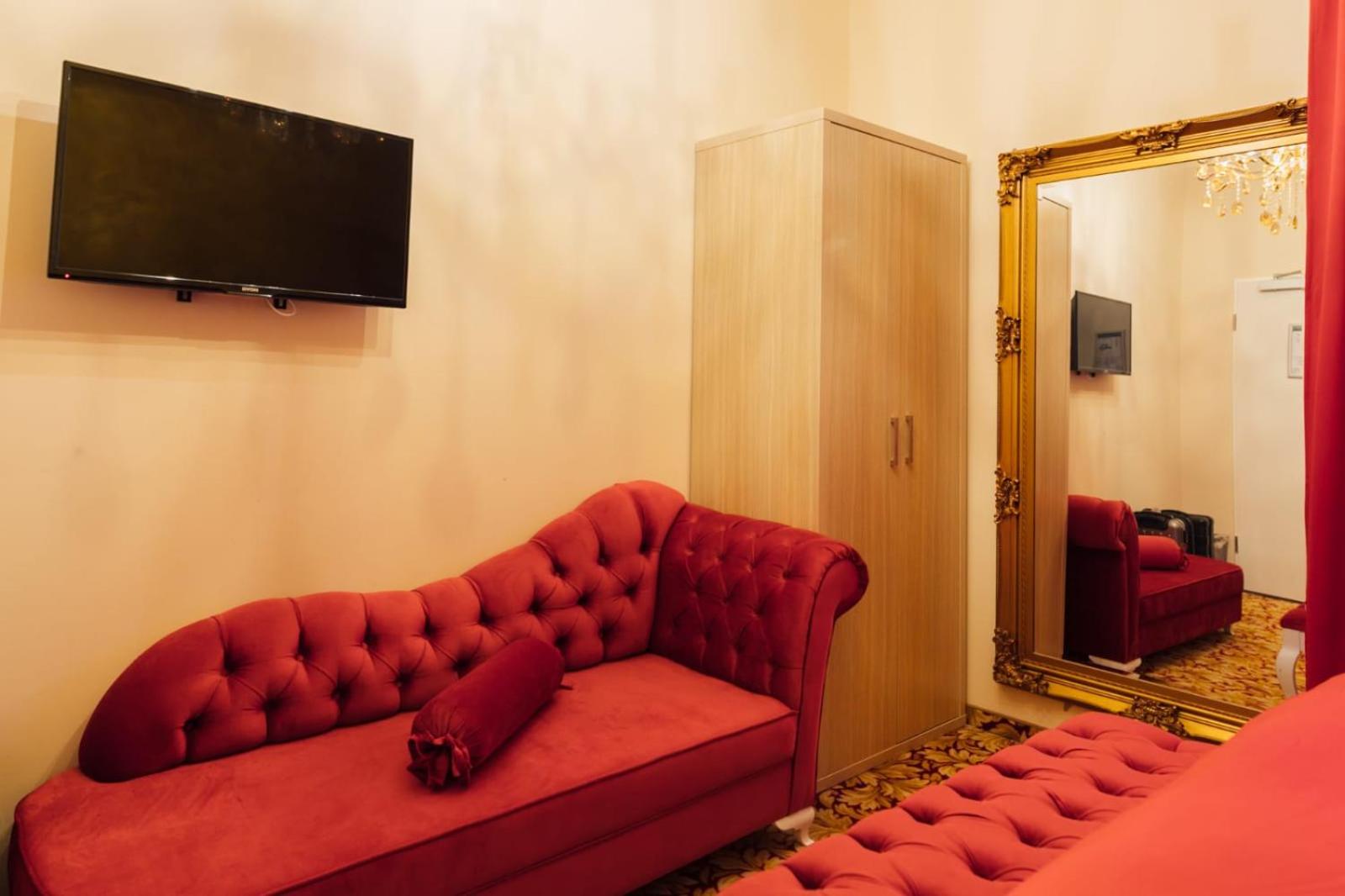 Deluxe Double Room - Photo 8