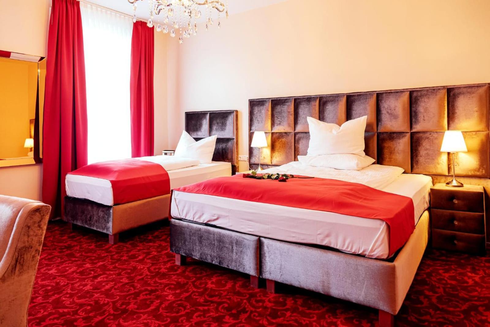 Deluxe Triple Room - Photo 1