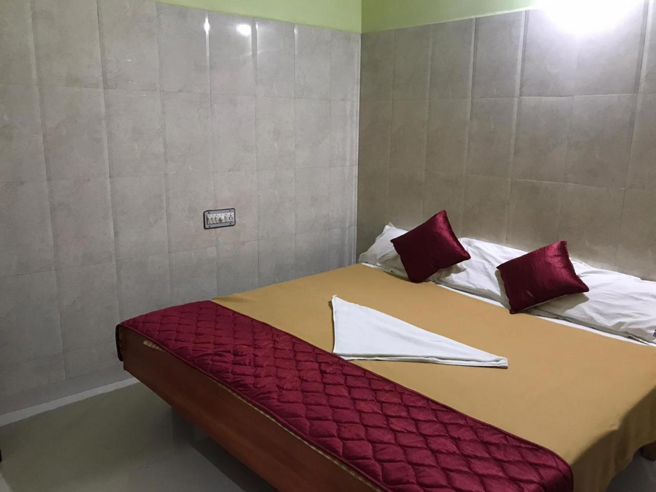 Deluxe Double or Twin Room - Photo 5