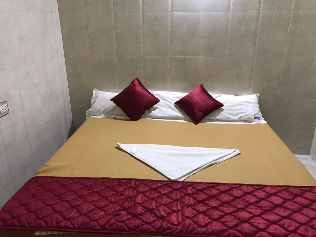 Deluxe Double or Twin Room - Photo 6