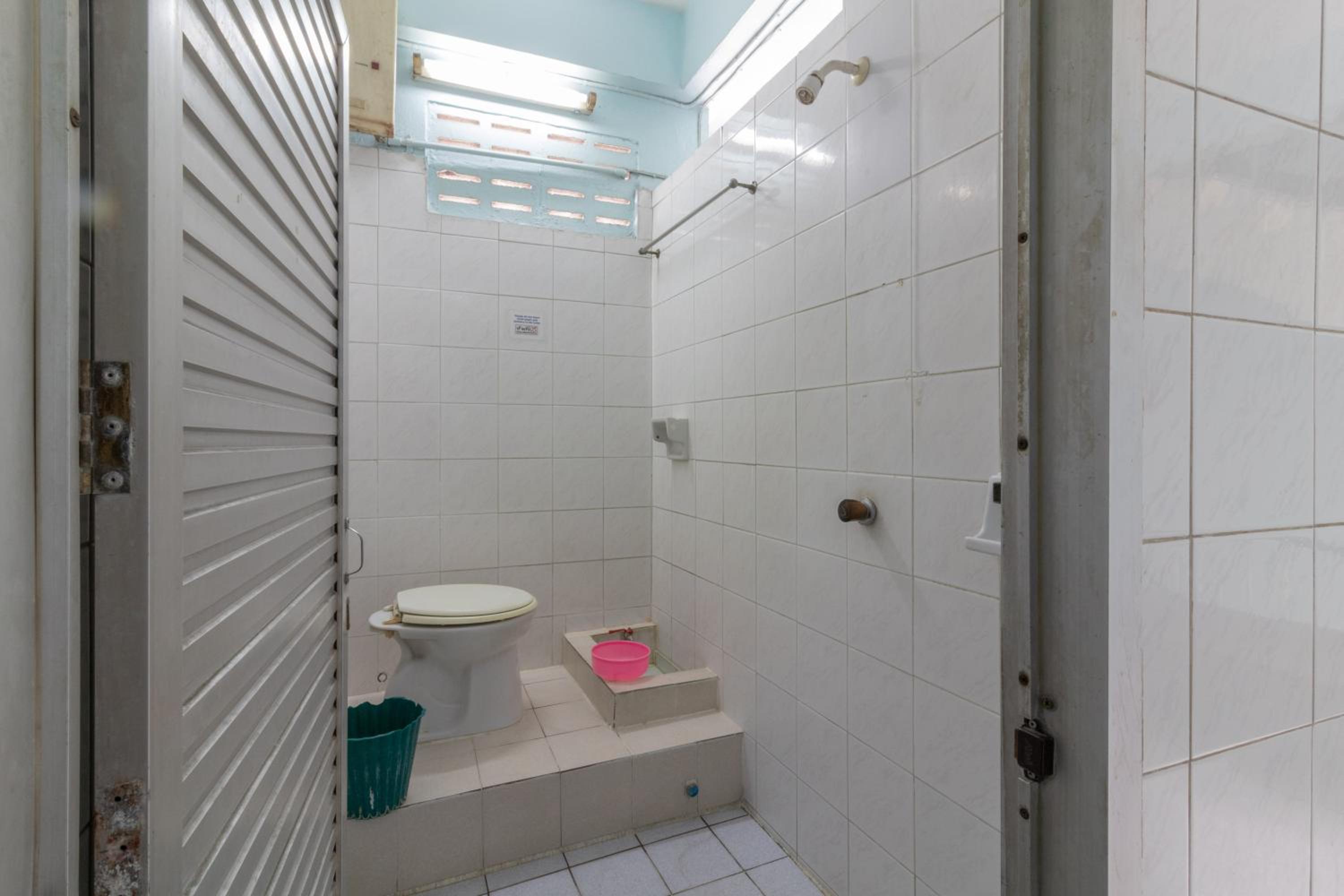 Double Room with Shared Bathroom photo 2
