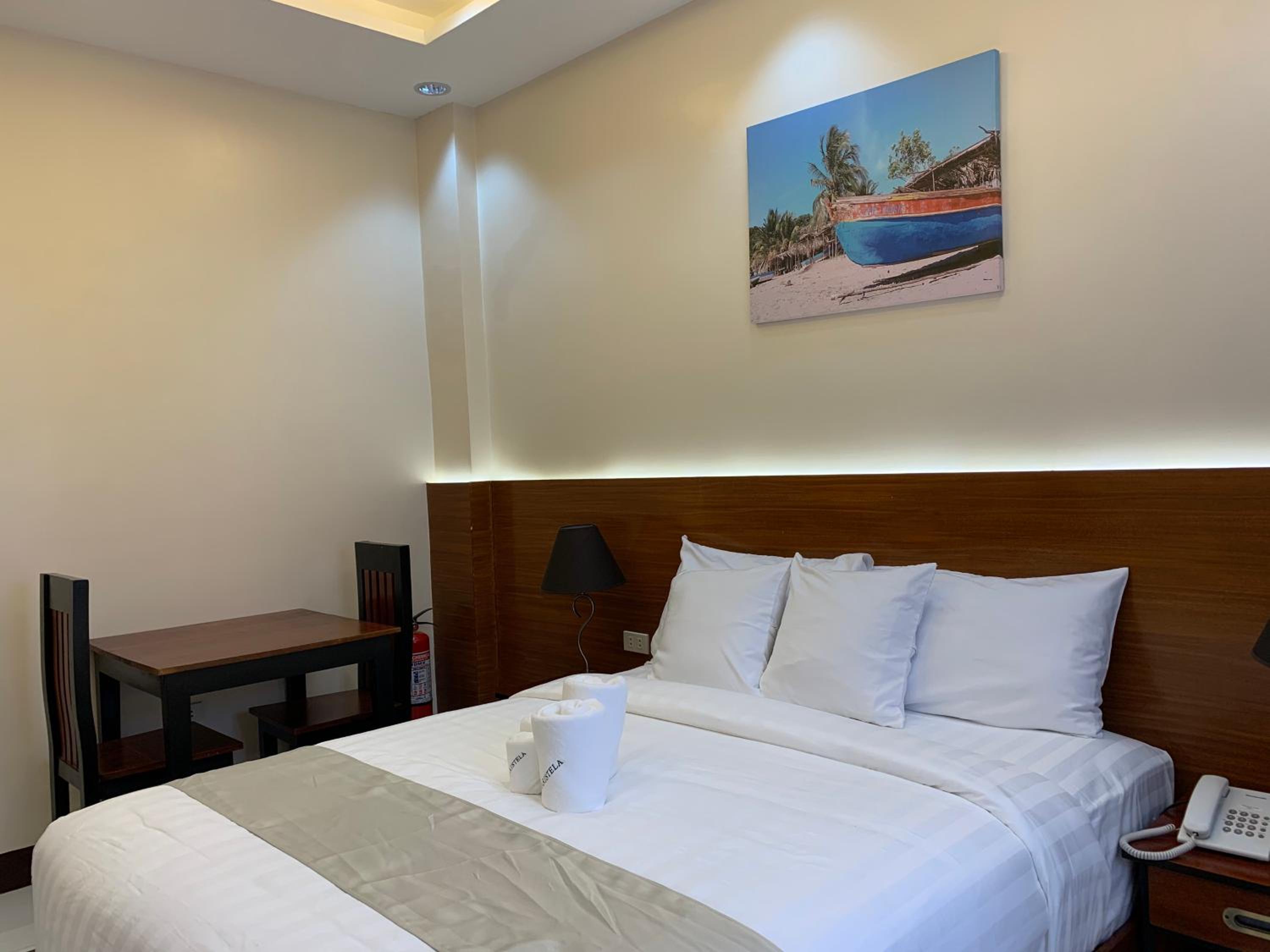 Suite with Balcony - Photo 5