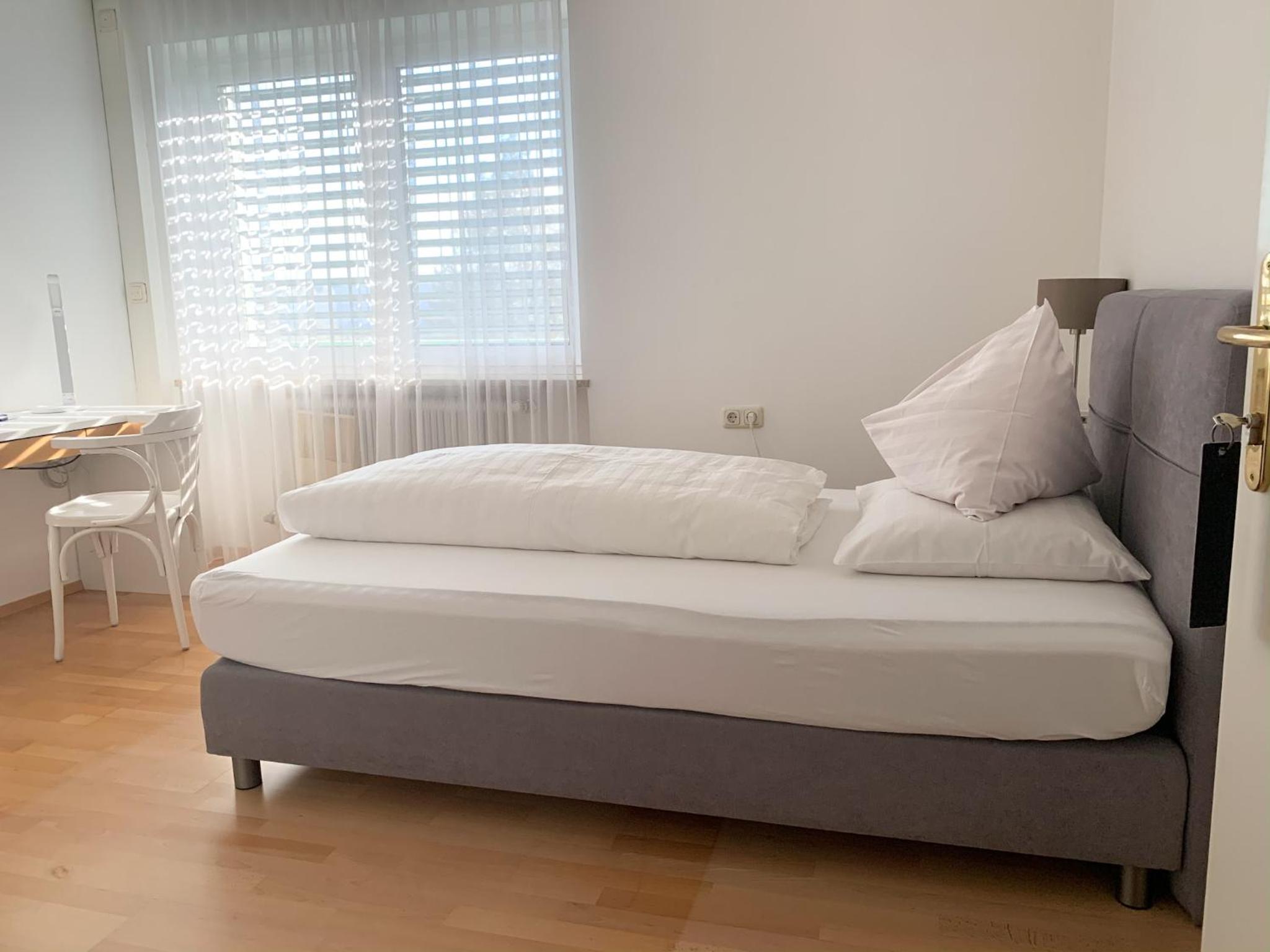 Single Room with Private Bathroom photo 2