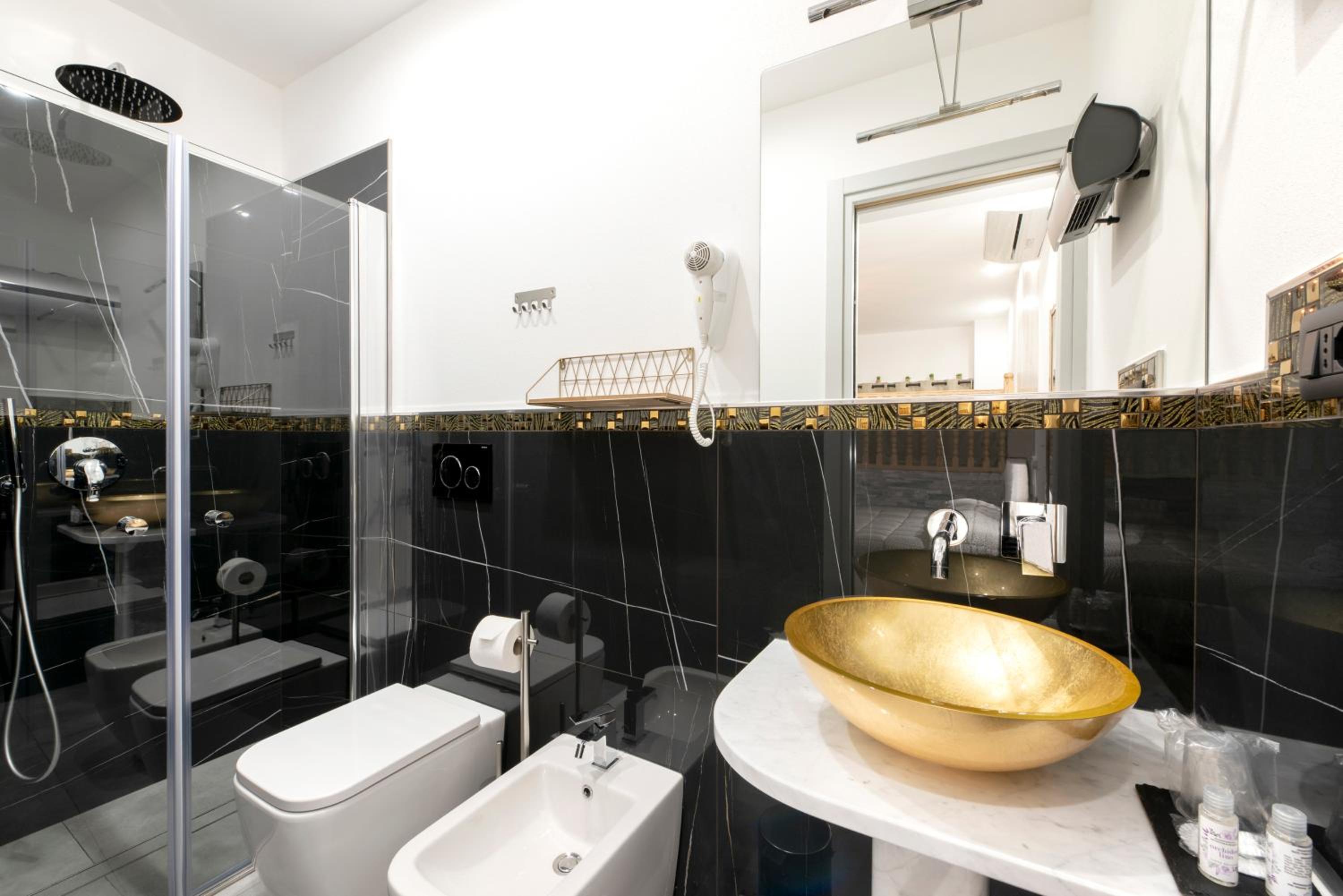 Double Room - Photo 3