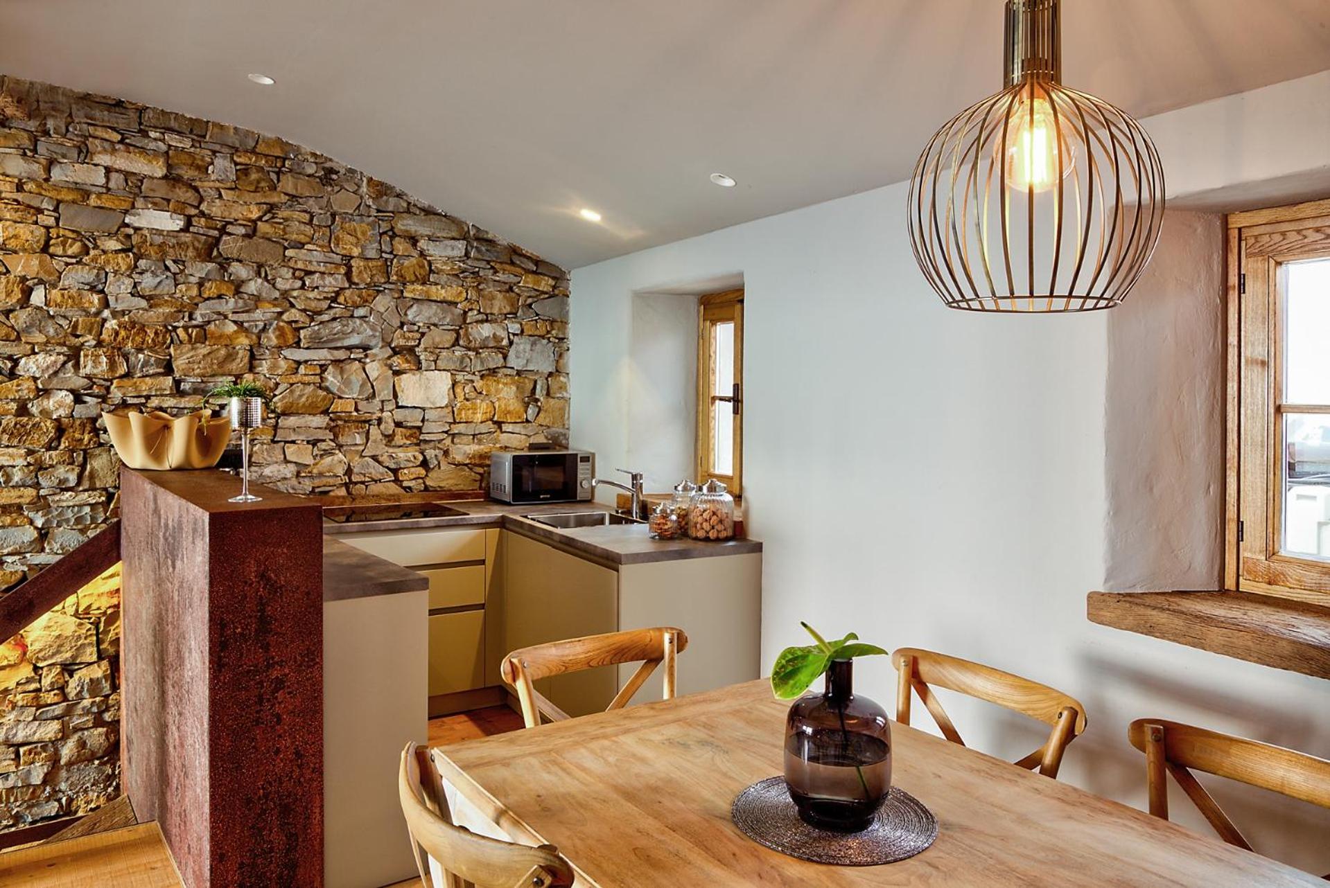 Two-Bedroom House - Photo 13
