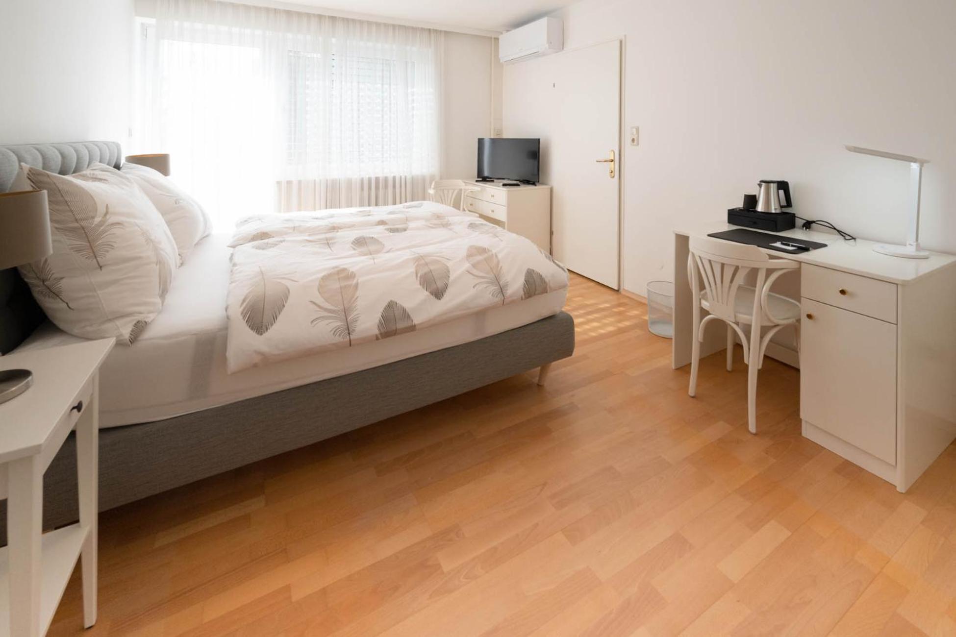 Deluxe Double Room with Balcony photo 1