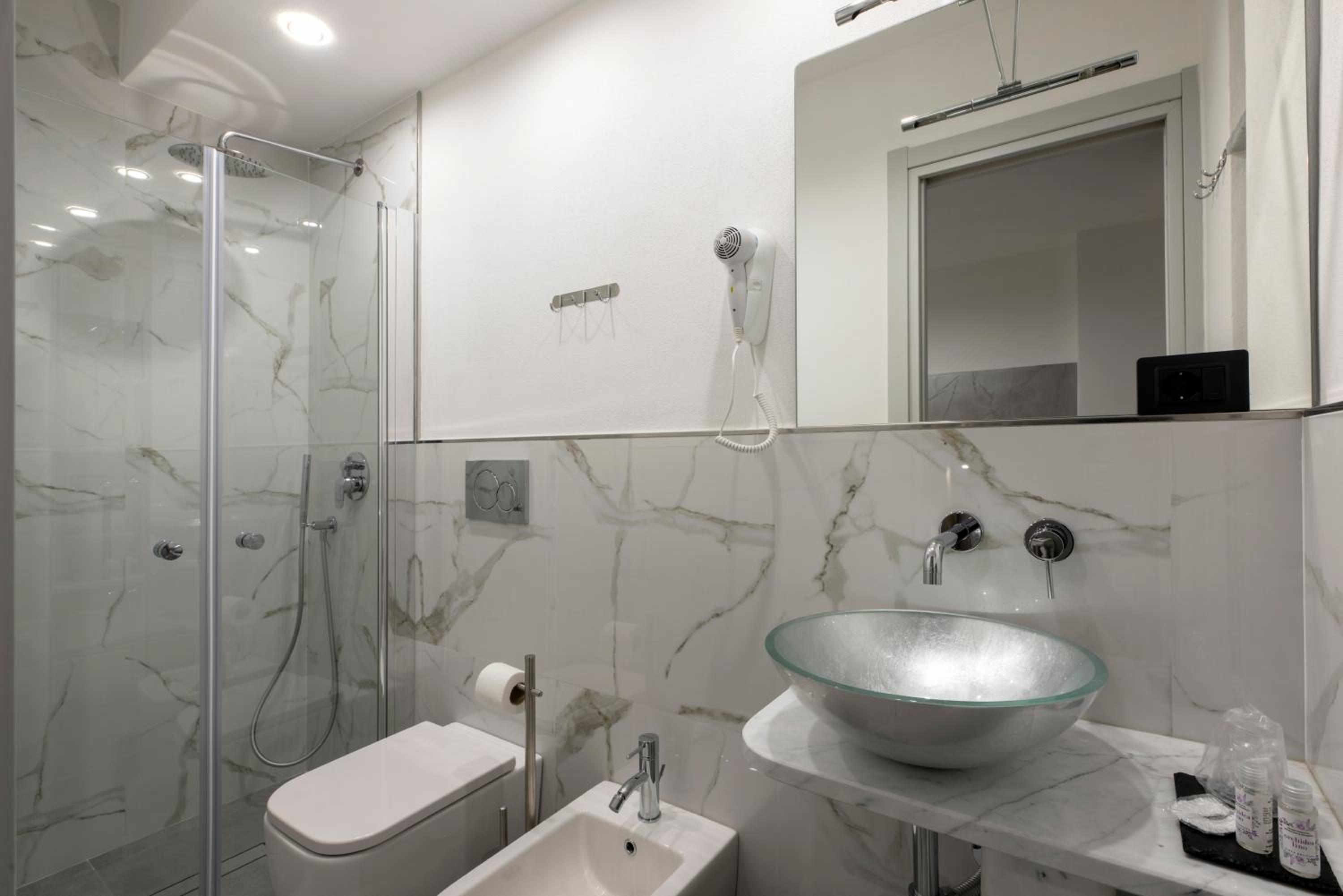 Double Room with Balcony photo 2