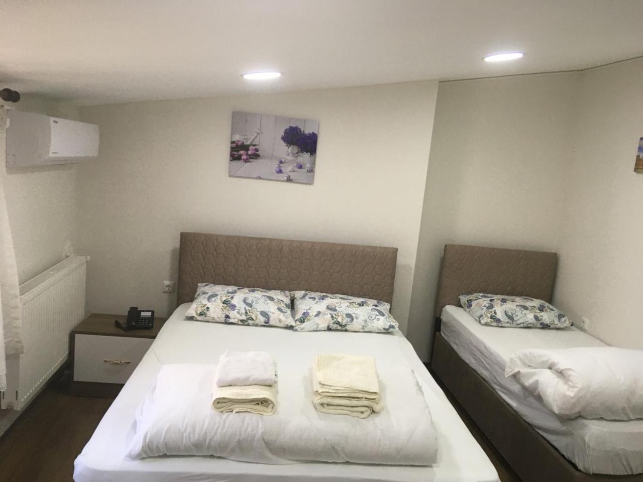 Deluxe Double Room with Extra Bed photo 3