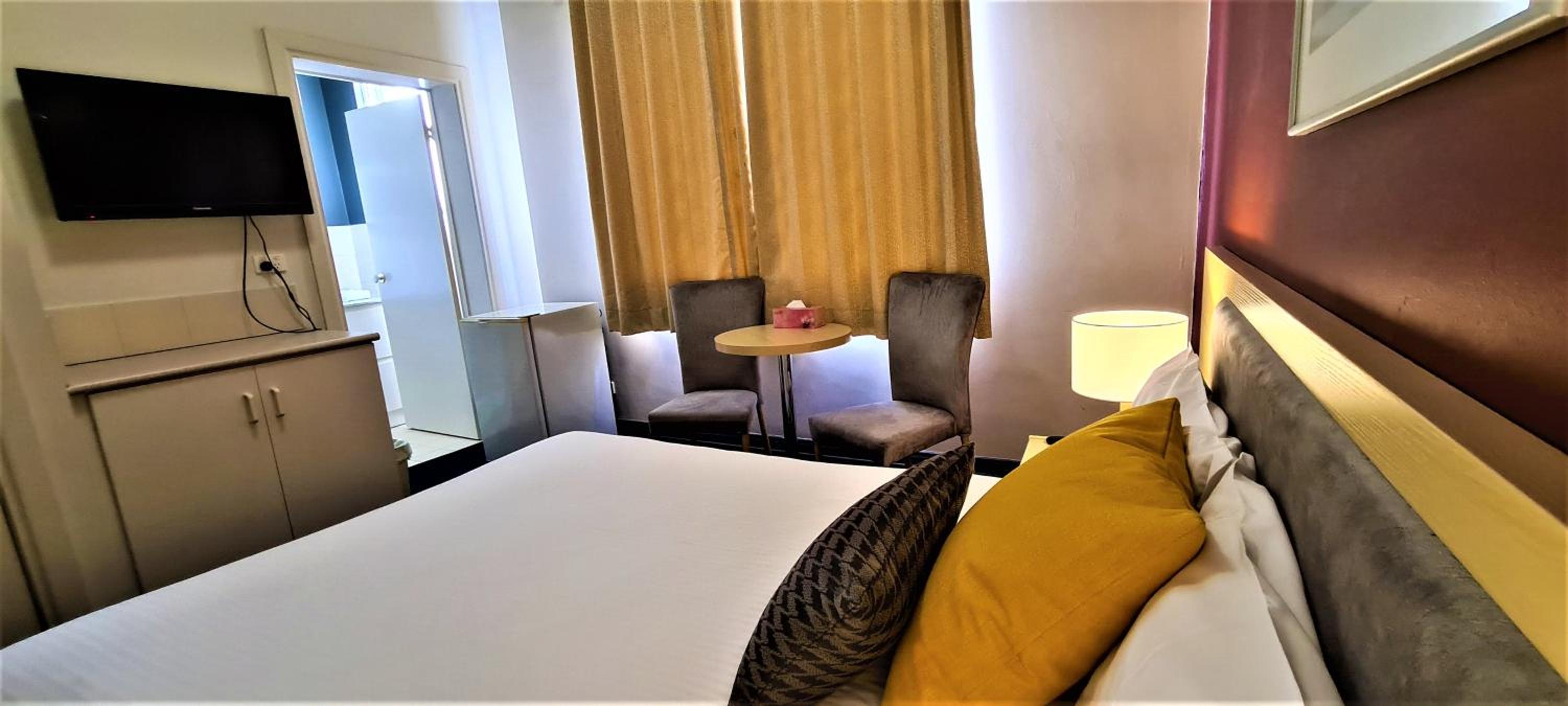 Double Room - Photo 7
