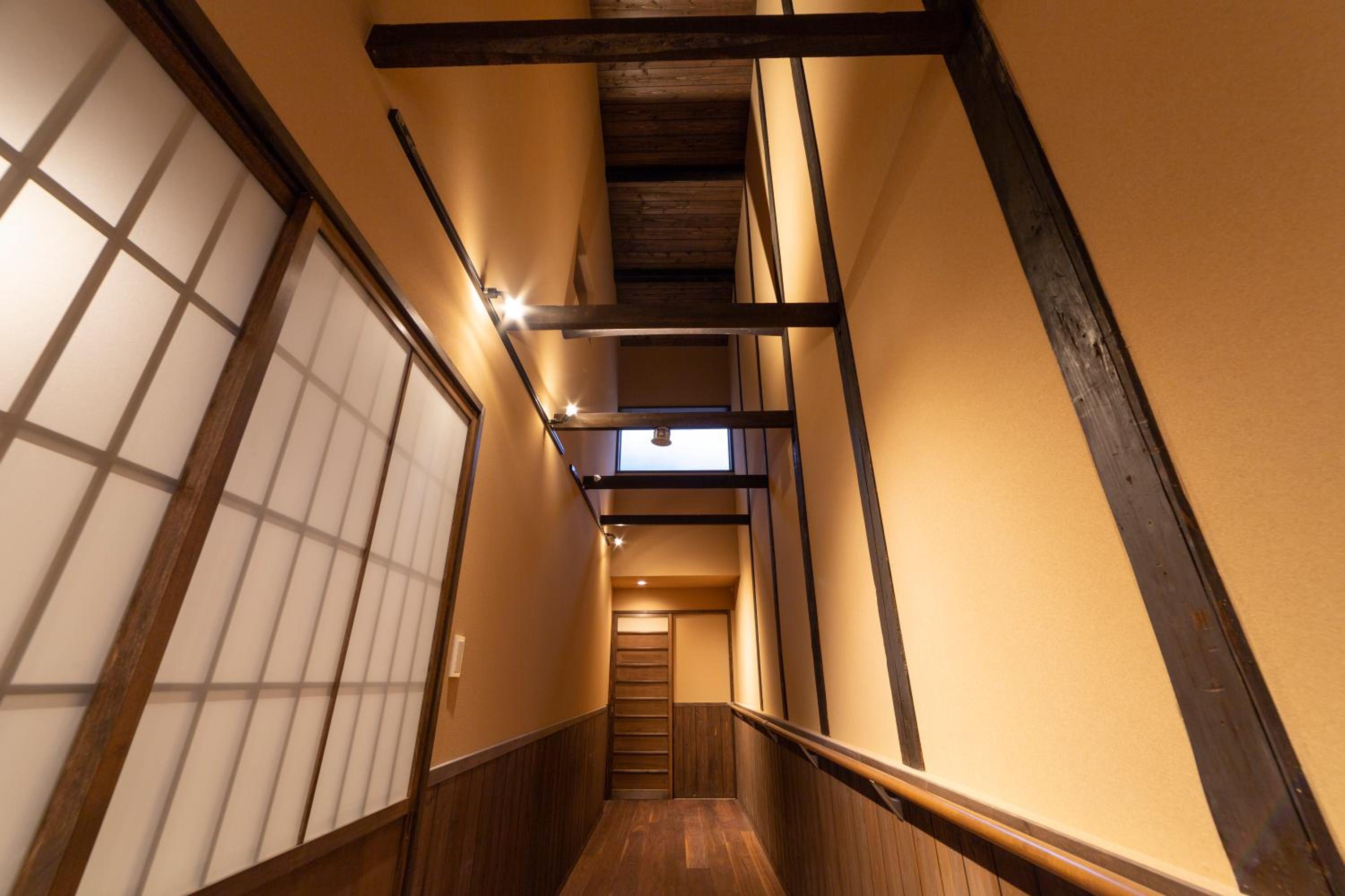 One-Bedroom Apartment - Photo 1