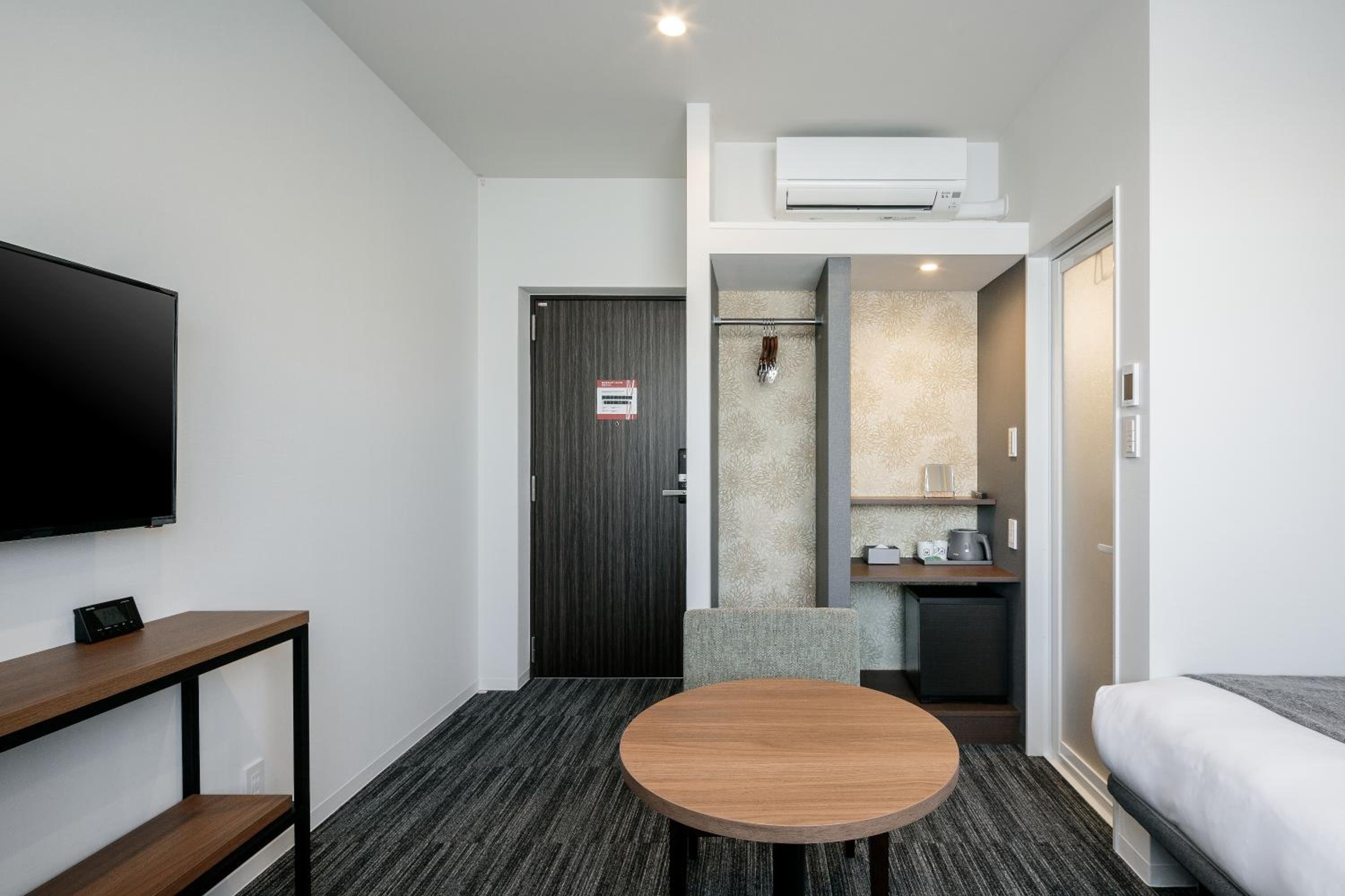 Twin Room - Photo 2
