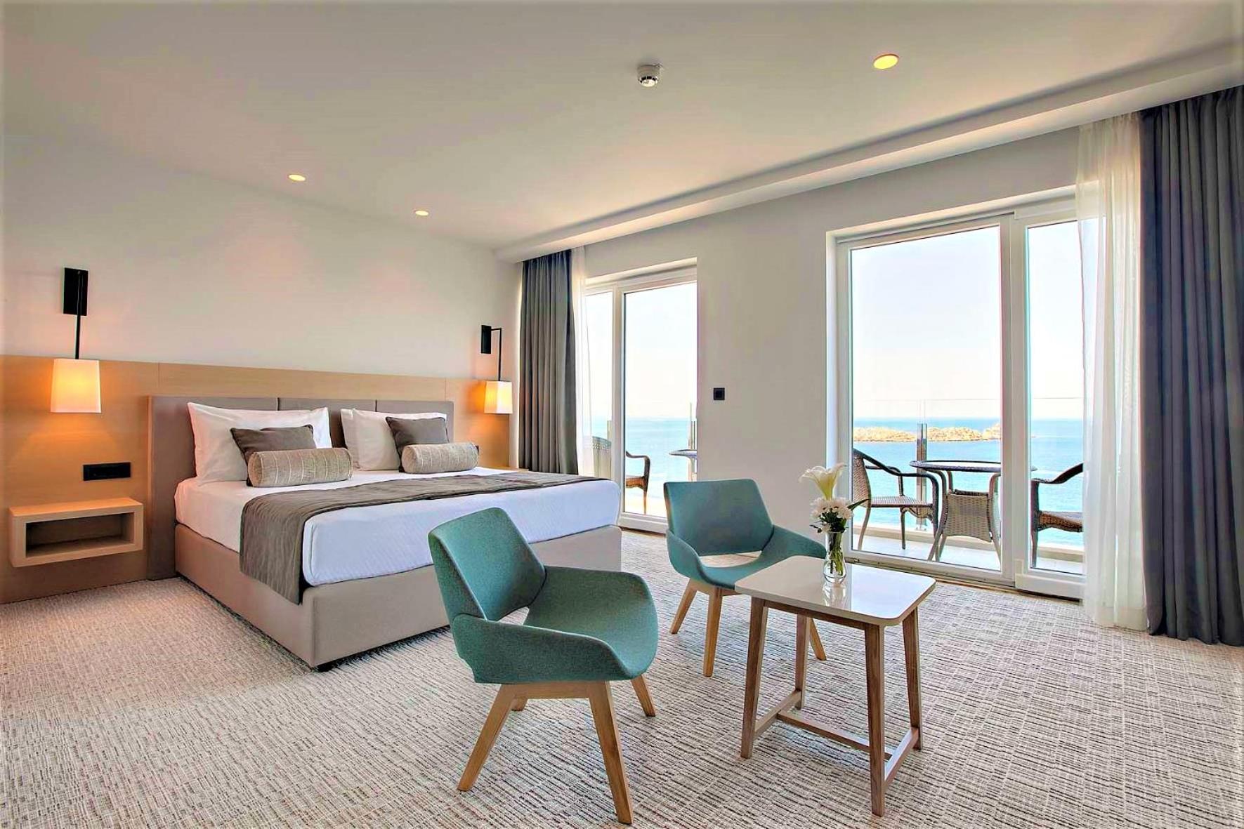 Premium Skyline Sea View Suite with Balcony