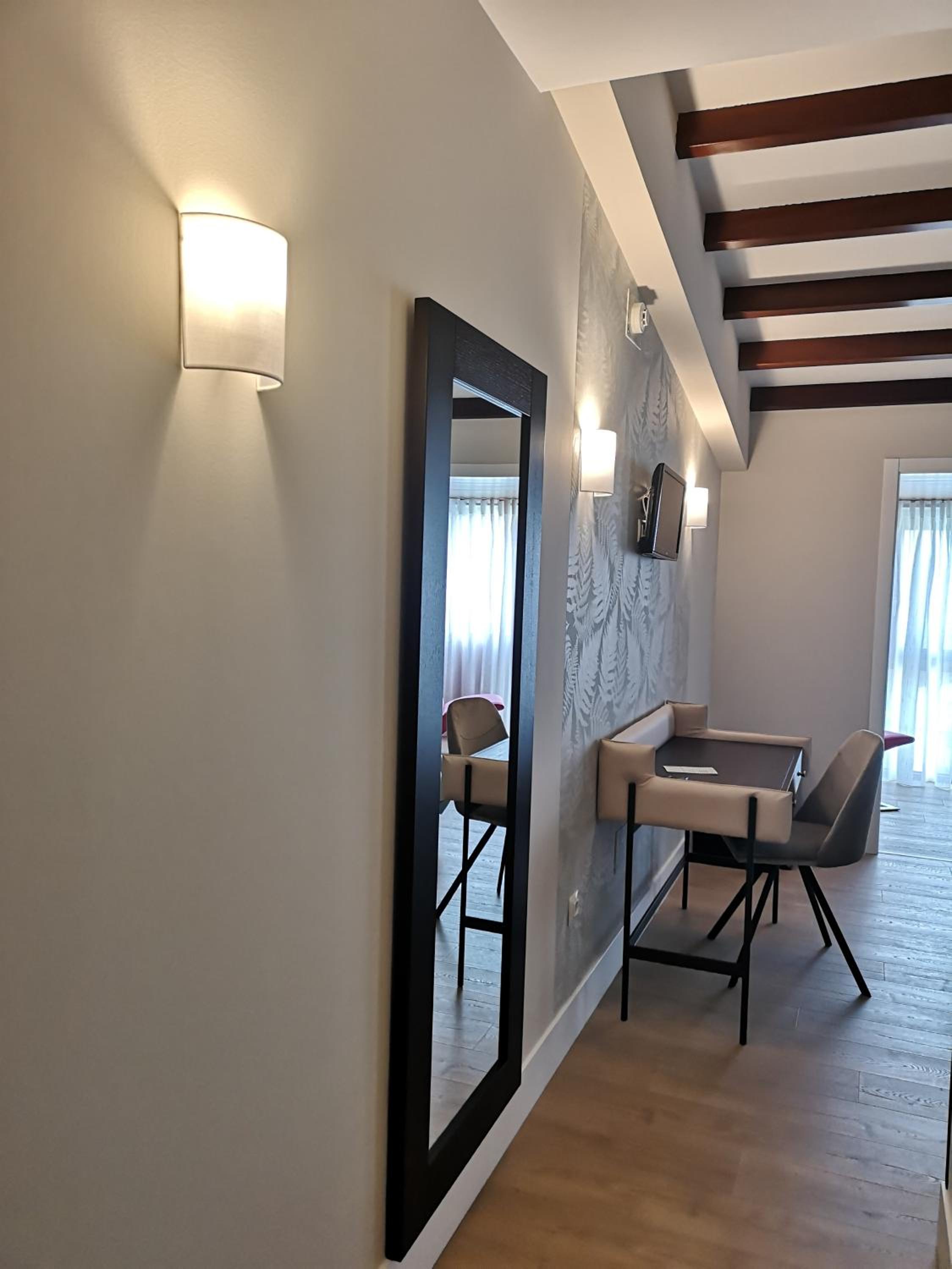 Superior Double Room (2 Adults + 1 Child) with Sea View photo 3