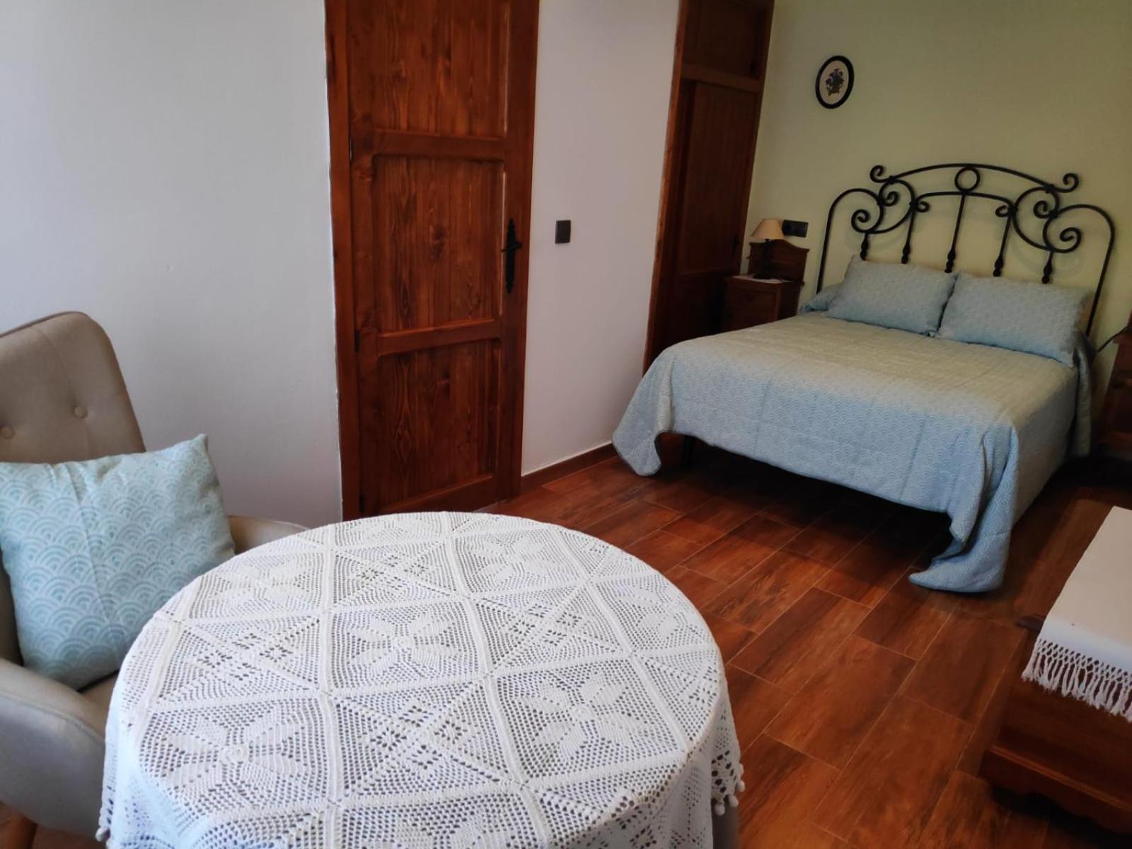 One-Bedroom Apartment - Photo 4