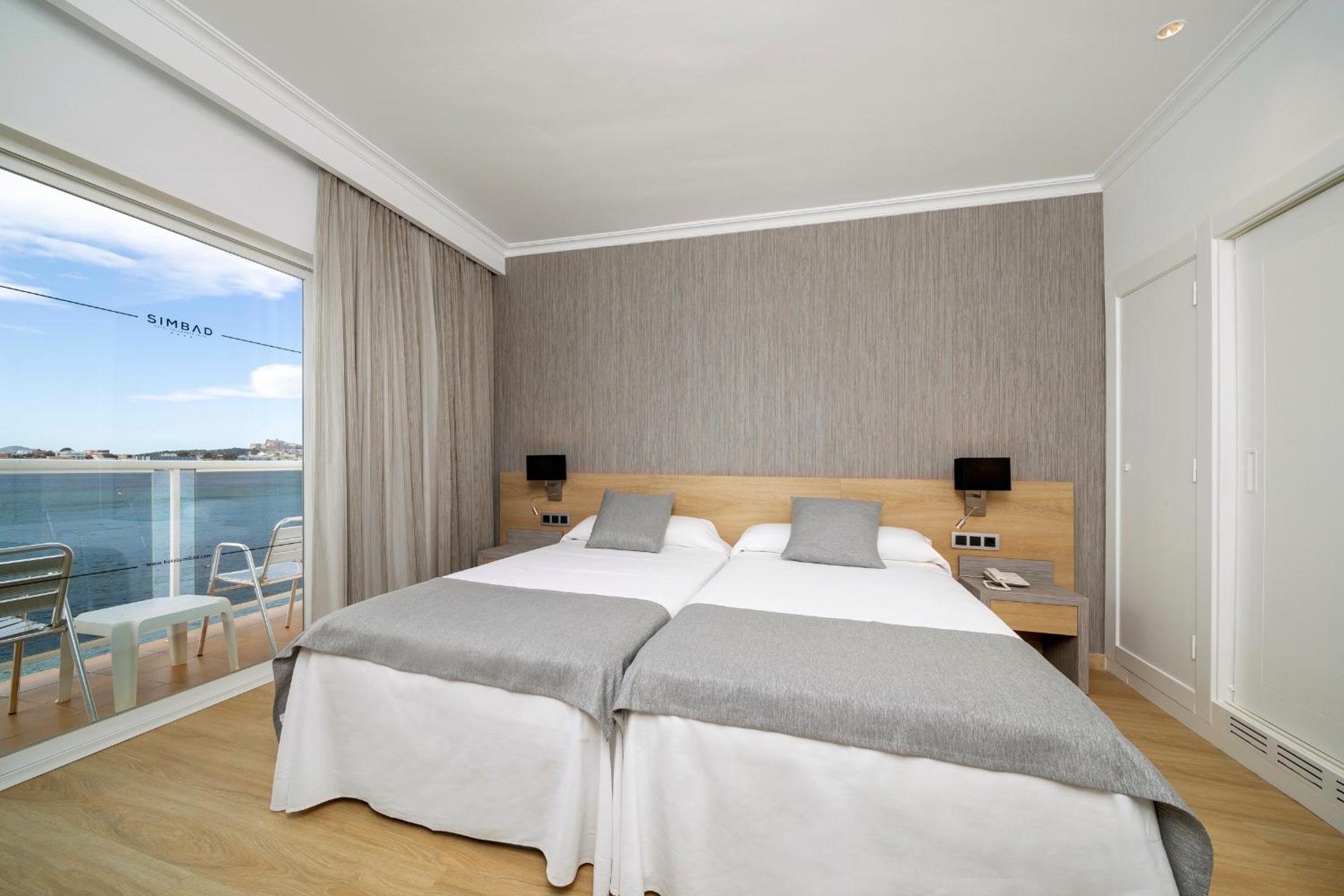 Twin Room with Sea View photo 3