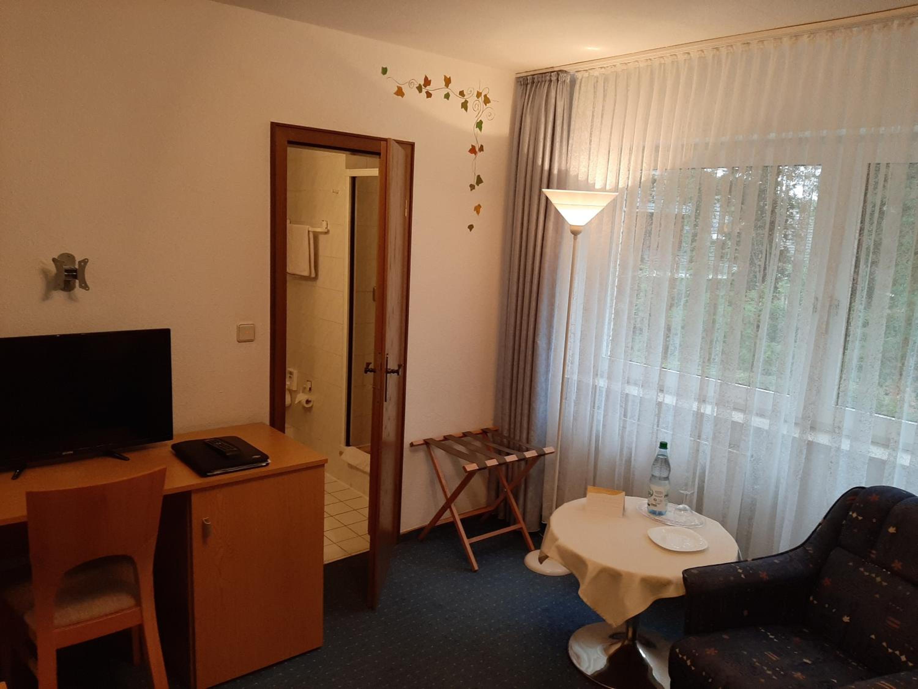 Single Room photo 3
