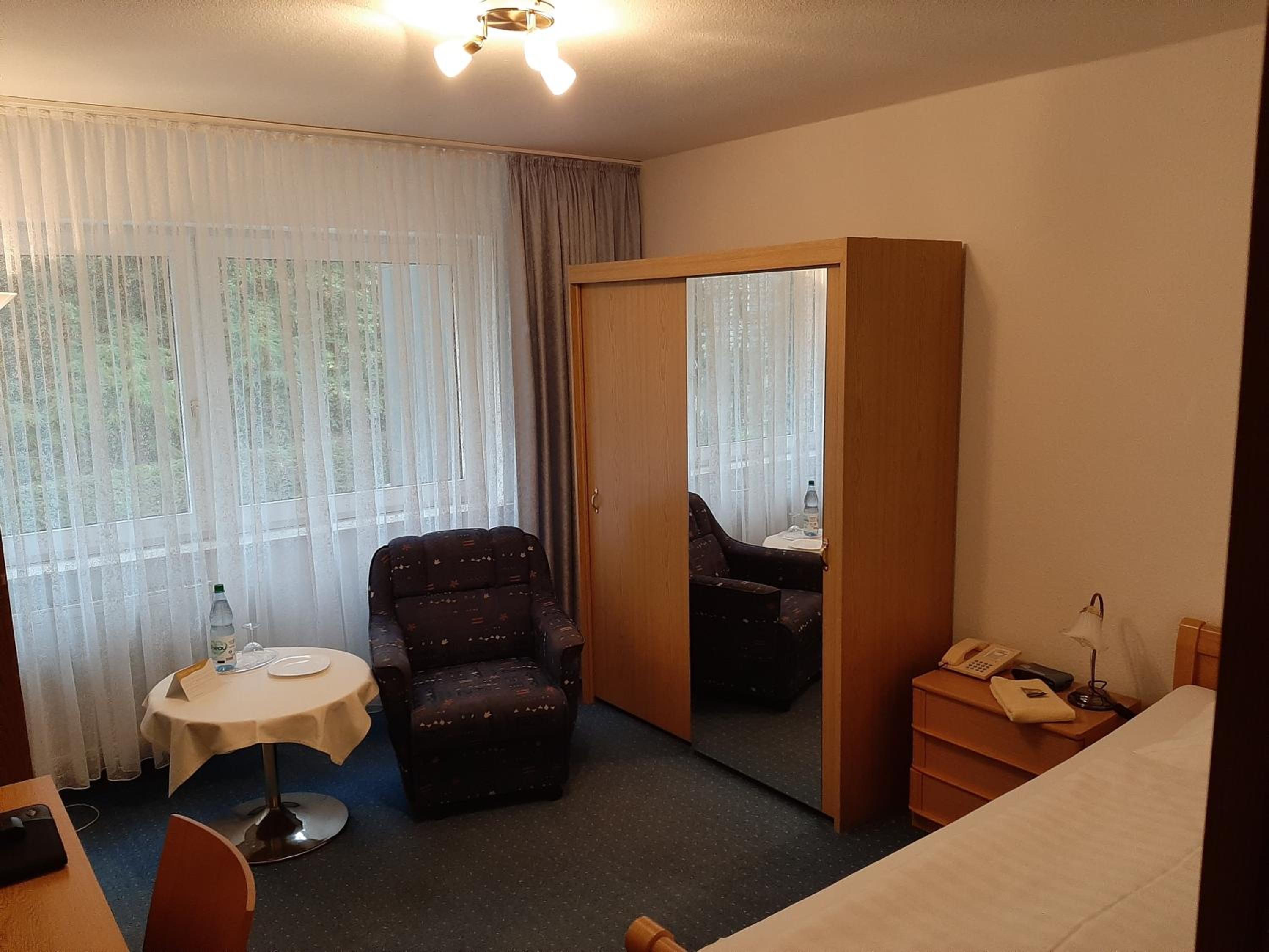 Single Room photo 2