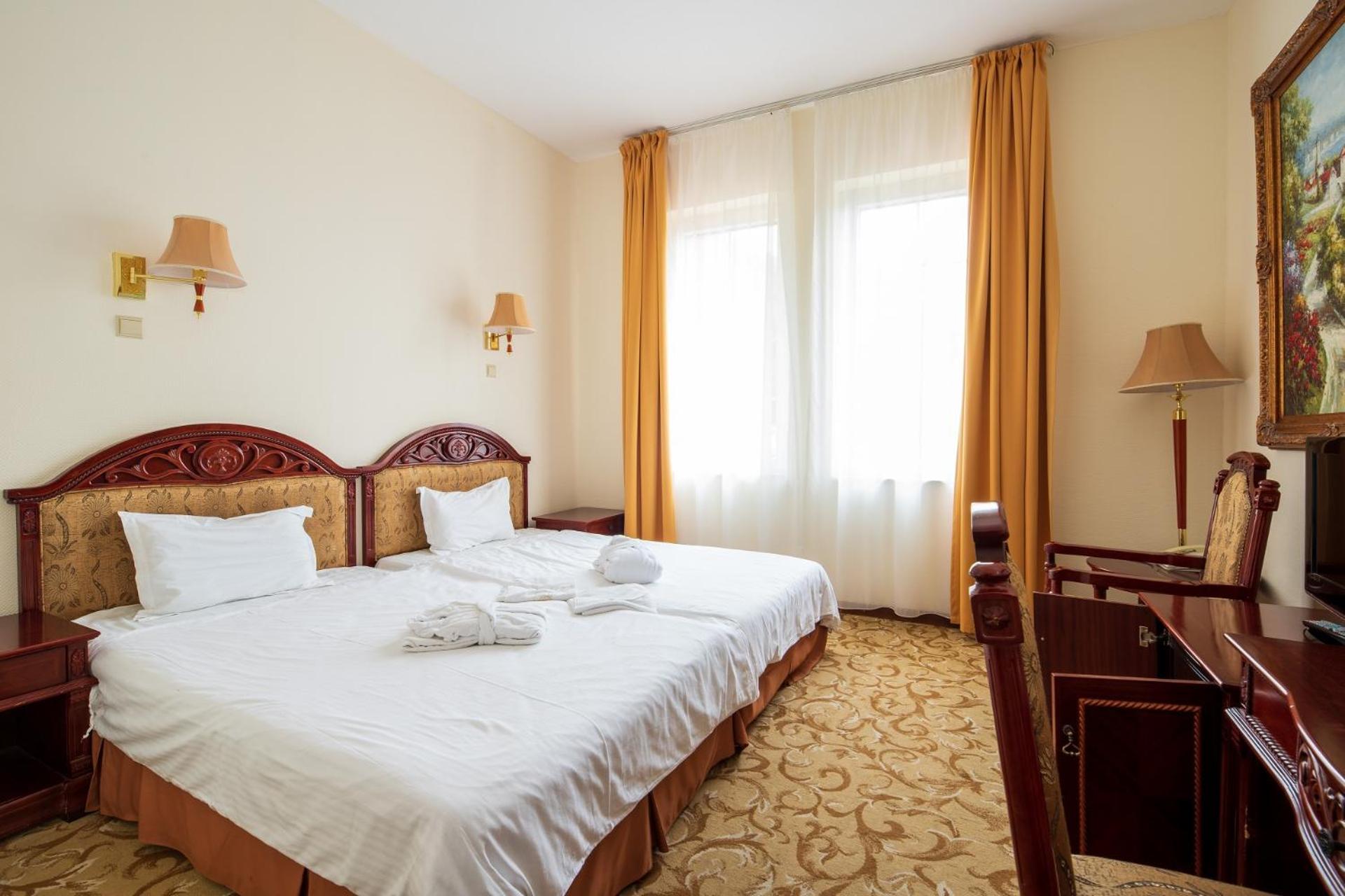 Standard Double or Twin Room photo 3