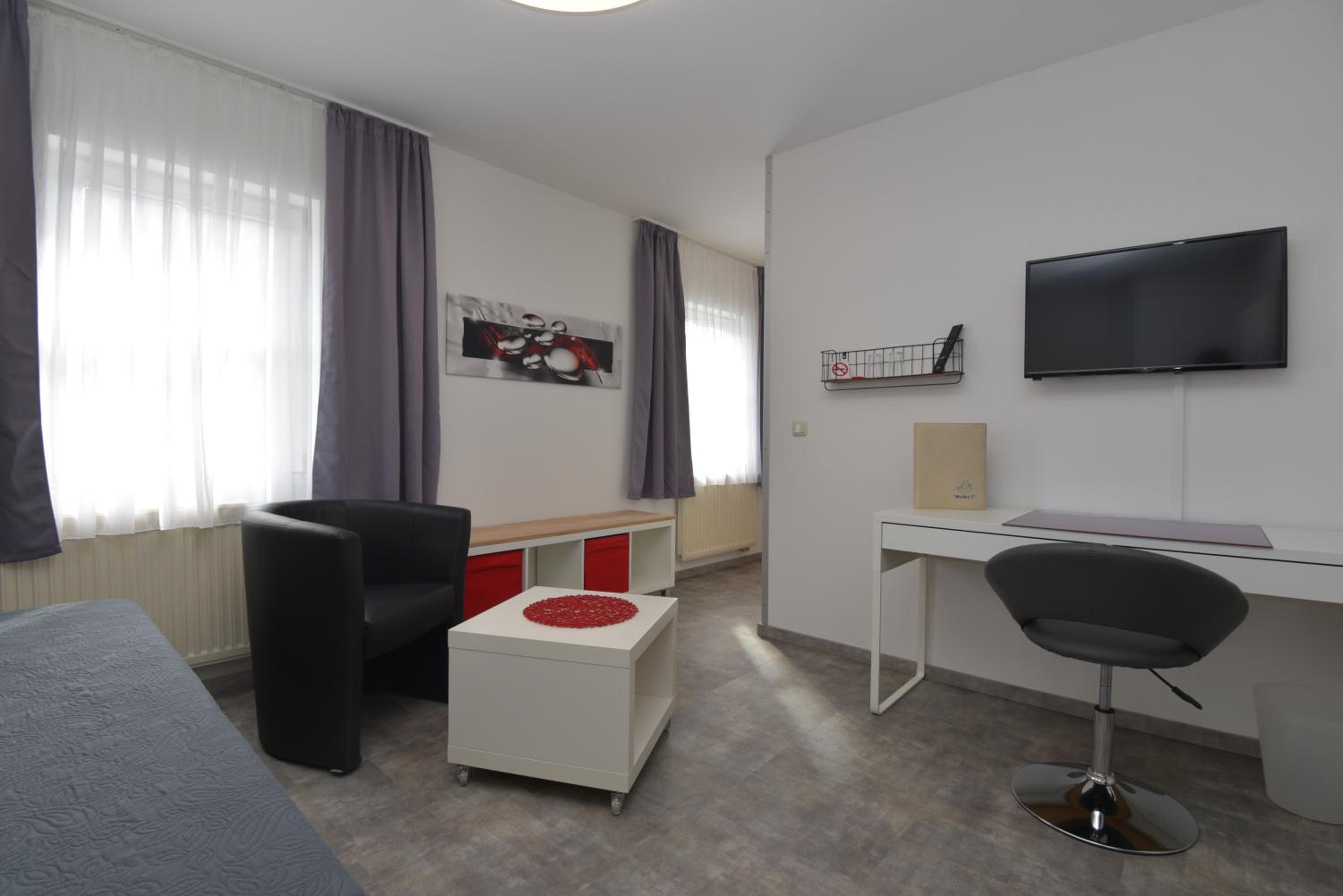 Basic Triple Room photo 3