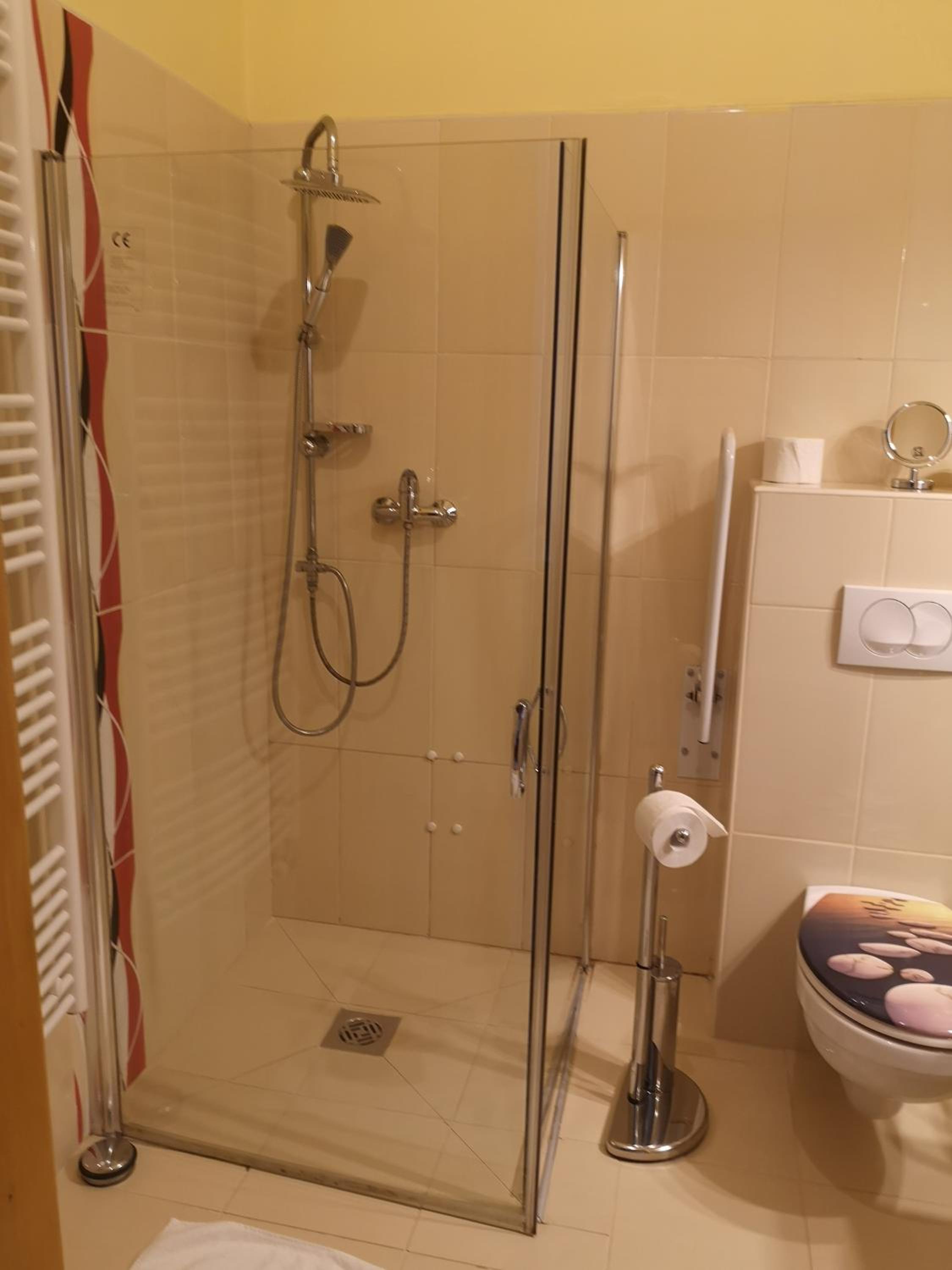 Double Room - Disability Access photo 3
