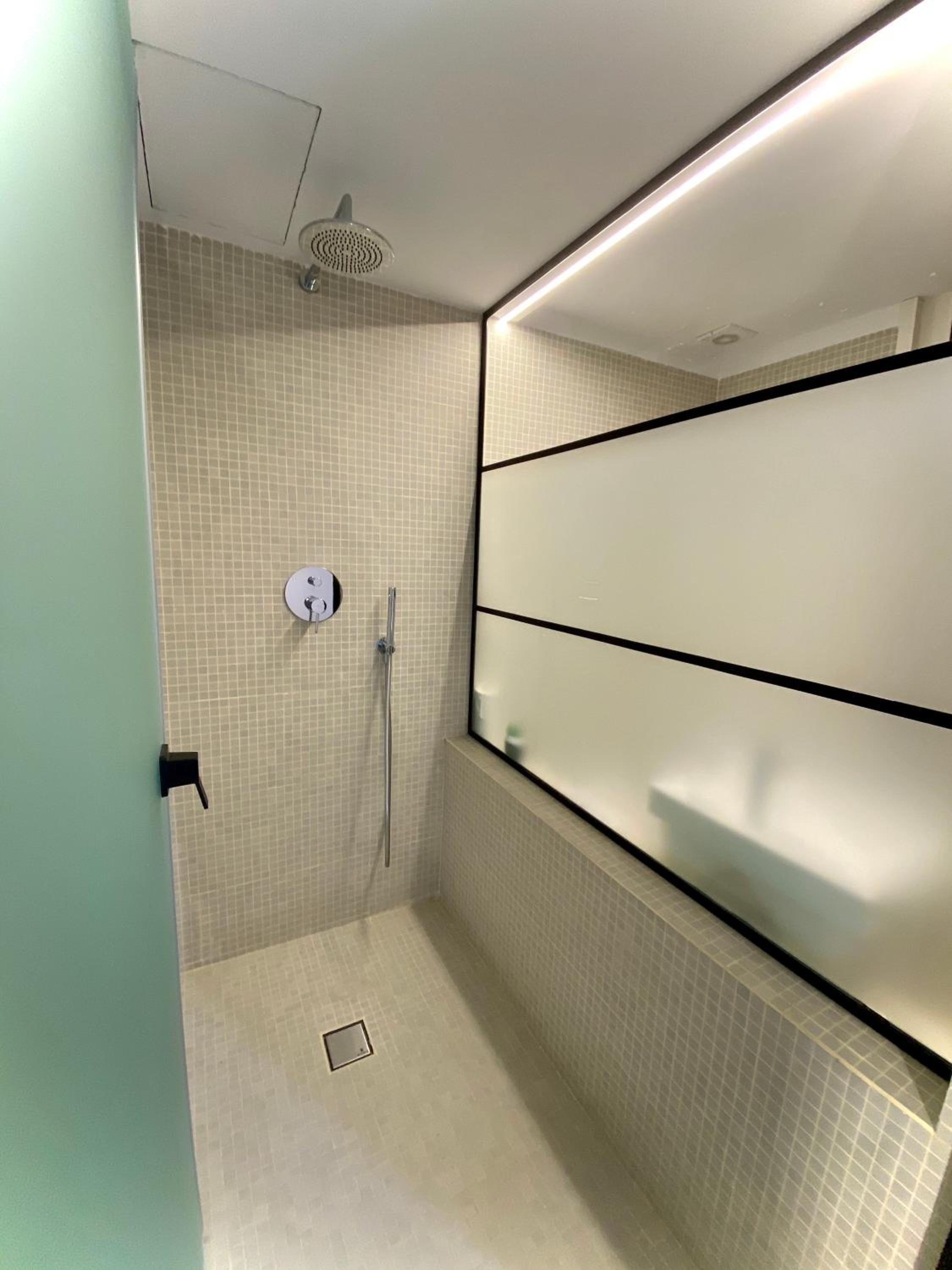 One-Bedroom Apartment - Photo 11