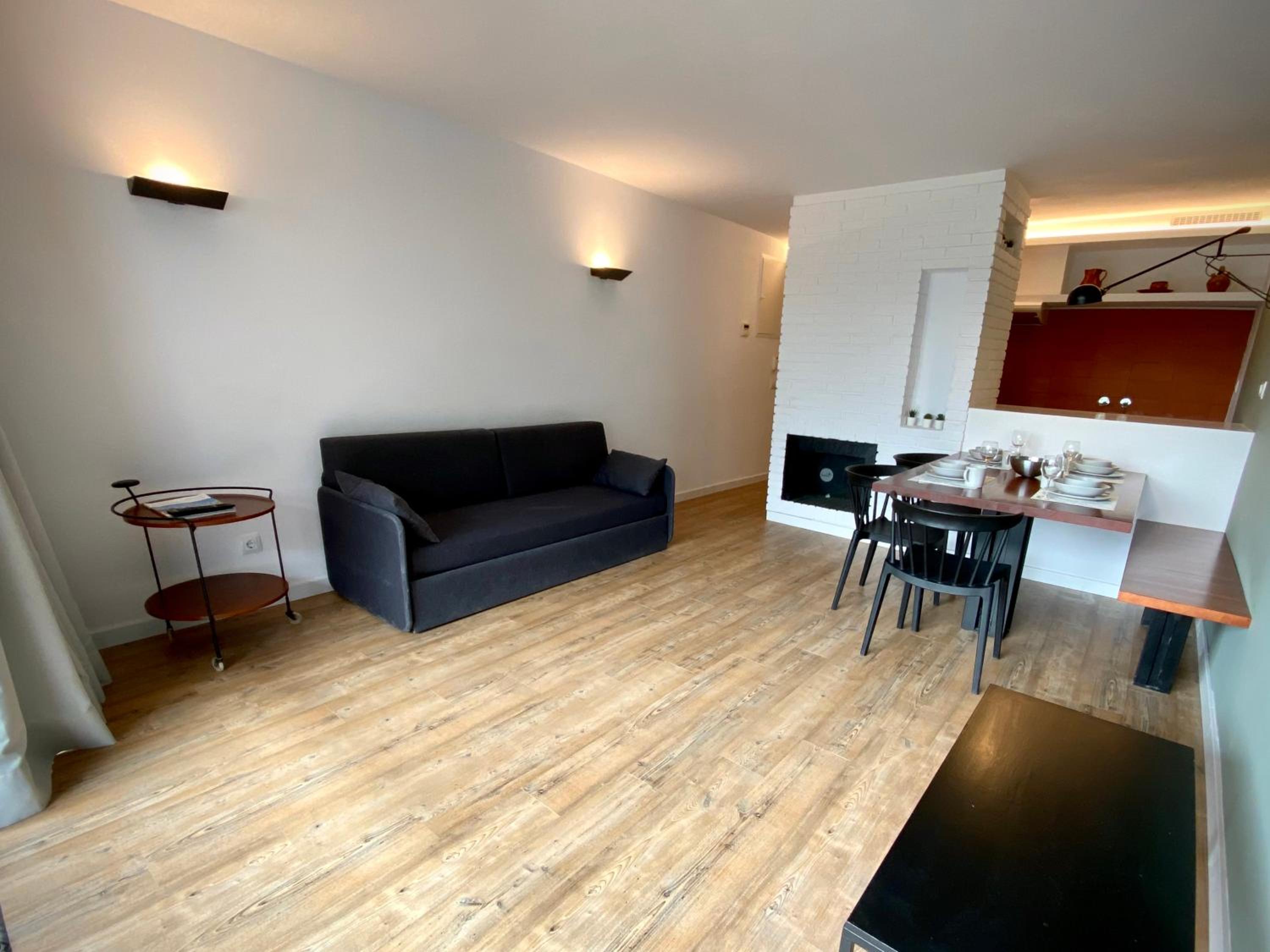 One-Bedroom Apartment - Photo 7