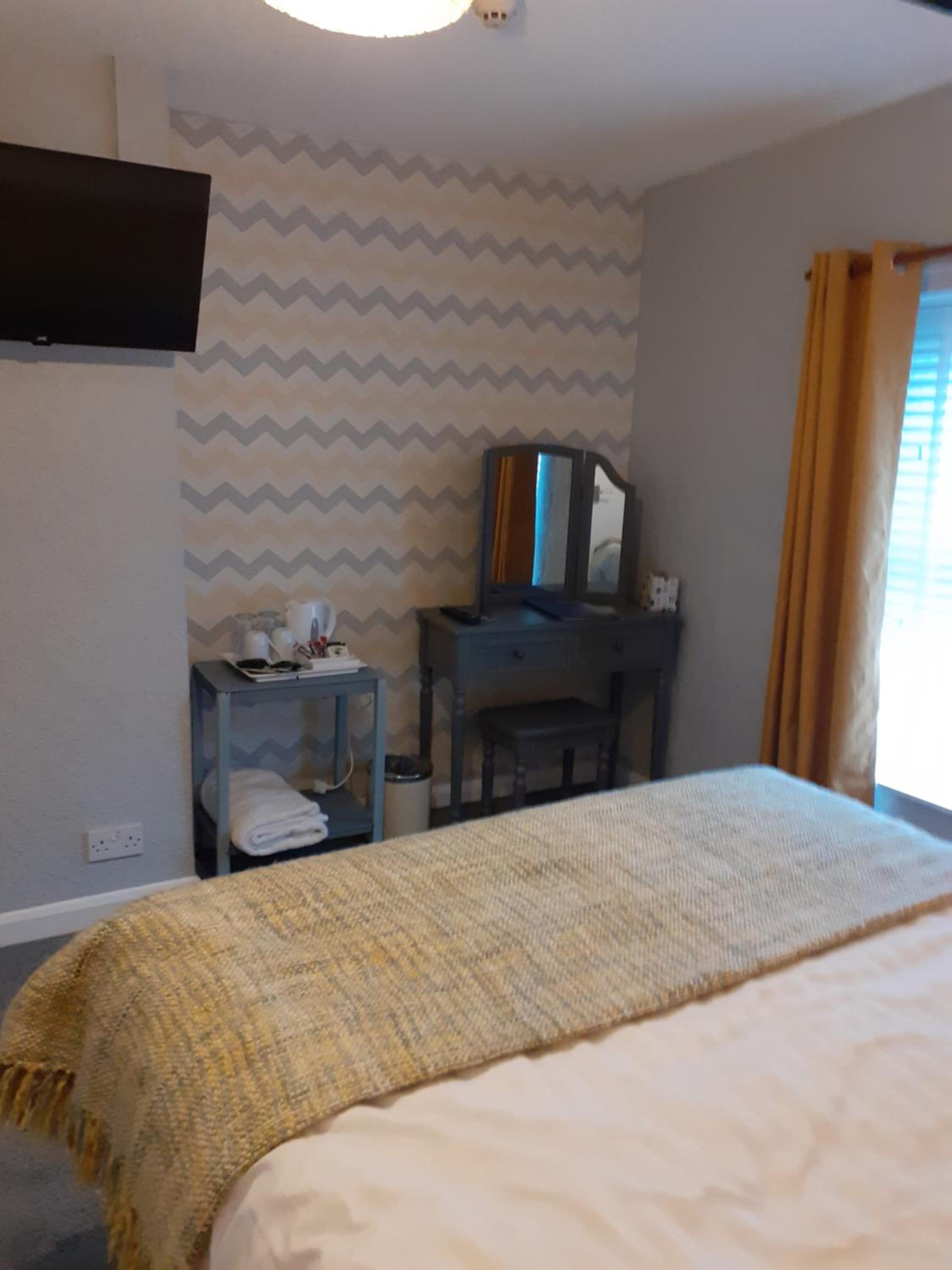 Deluxe Double Room with Shower