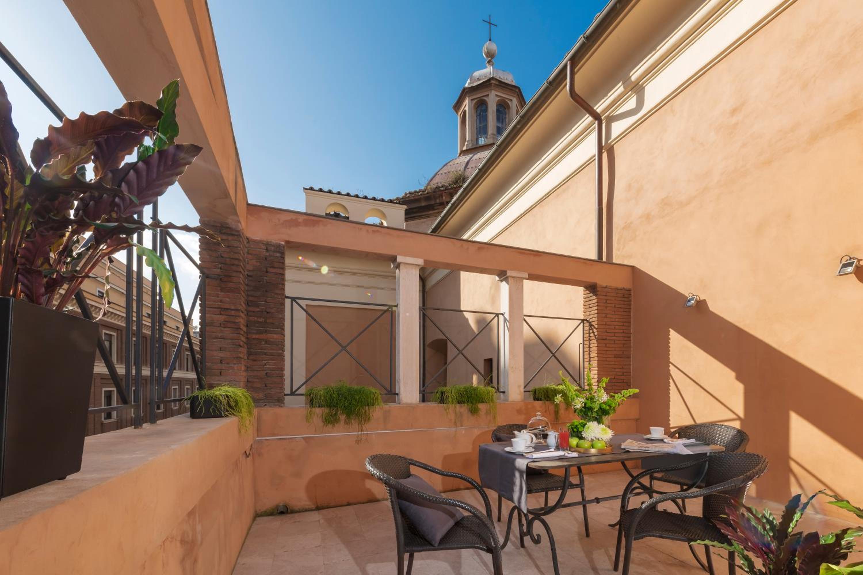 Deluxe Double or Twin Room with Terrace photo 3