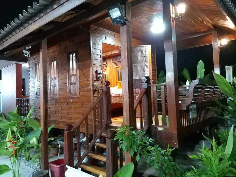 Deluxe Bungalow photo 2
