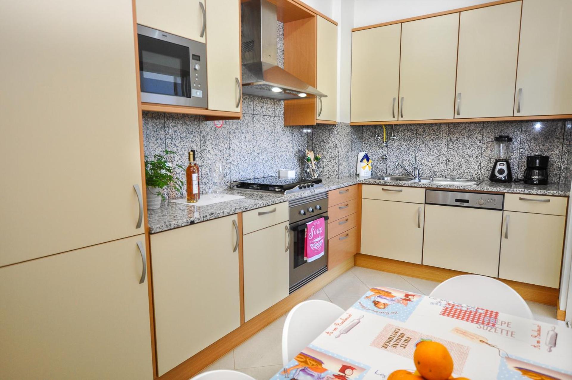 Superior One-Bedroom Apartment - Photo 9