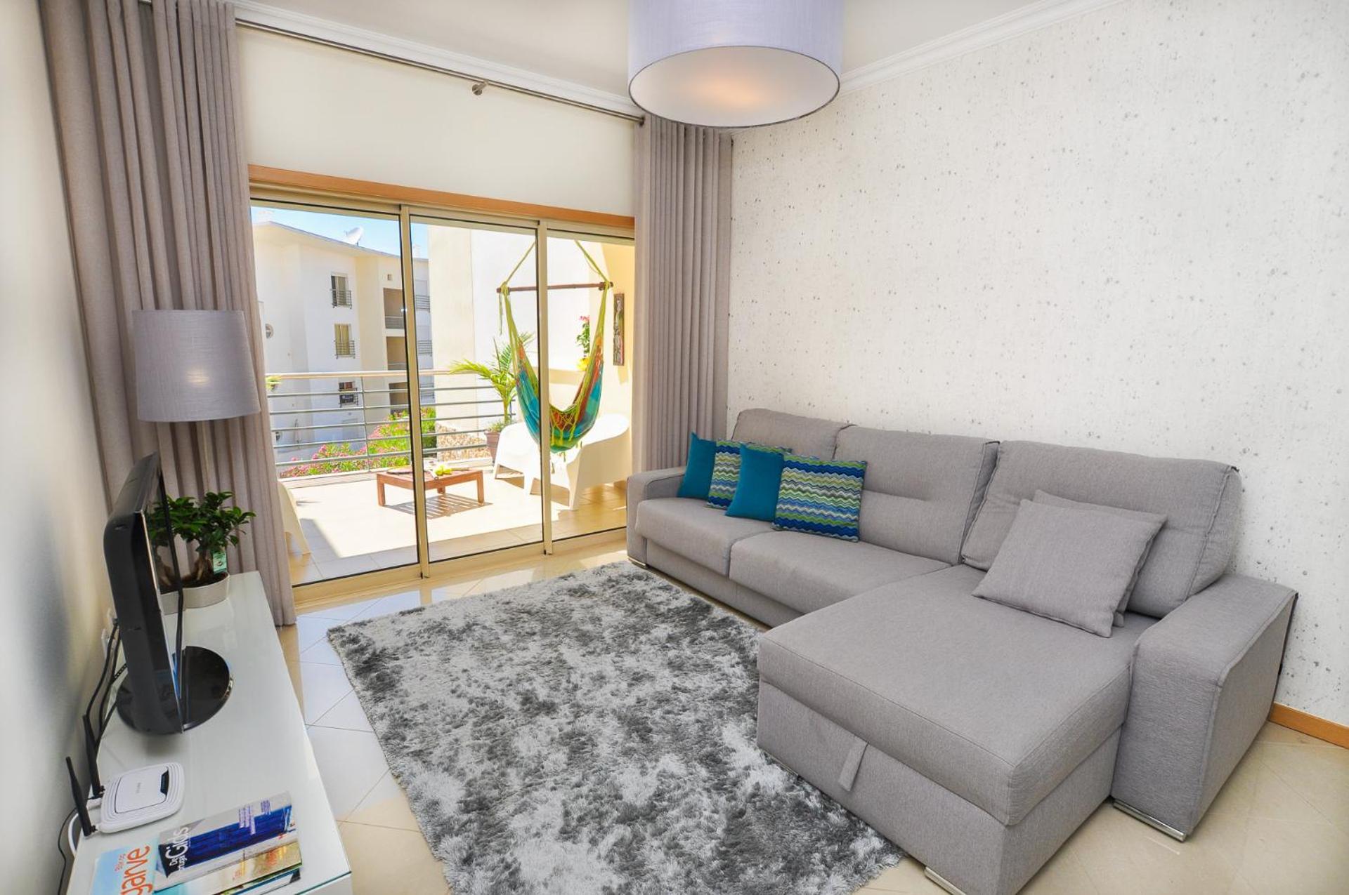 Superior One-Bedroom Apartment - Photo 1