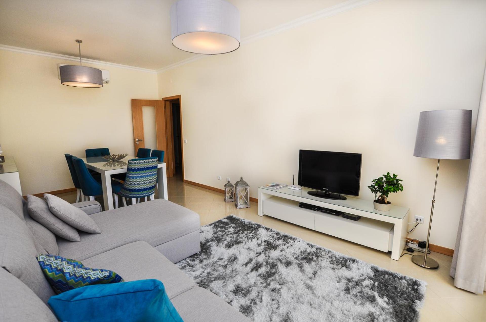 Superior One-Bedroom Apartment - Photo 13