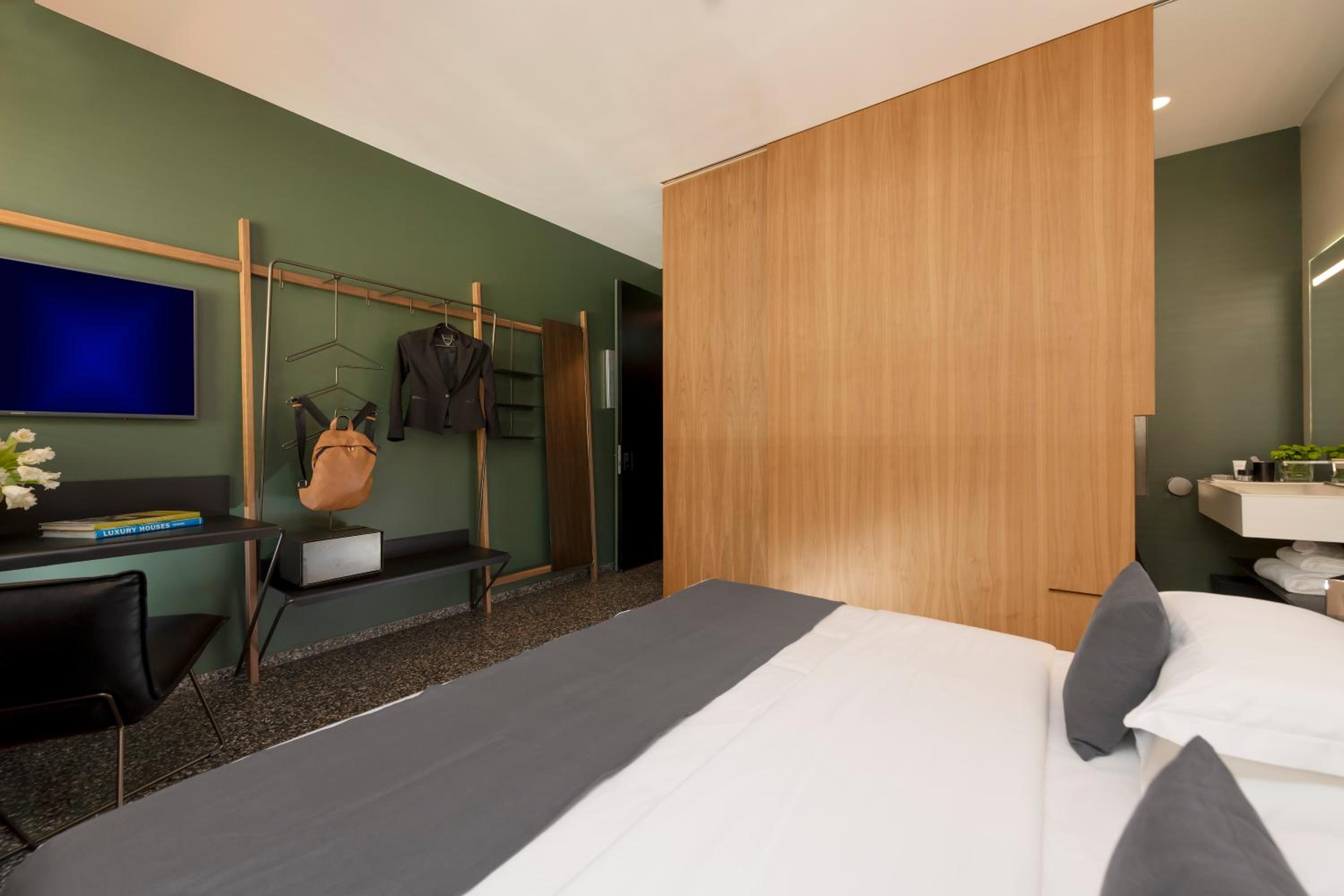 Superior Double or Twin Room photo 1