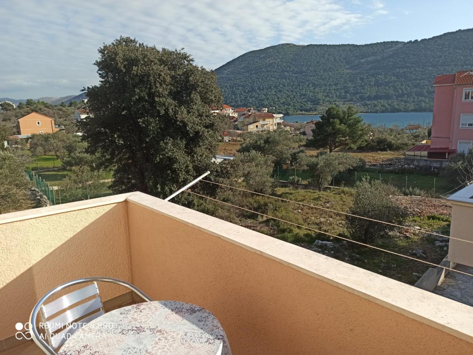 Apartment with Balcony - Photo 17