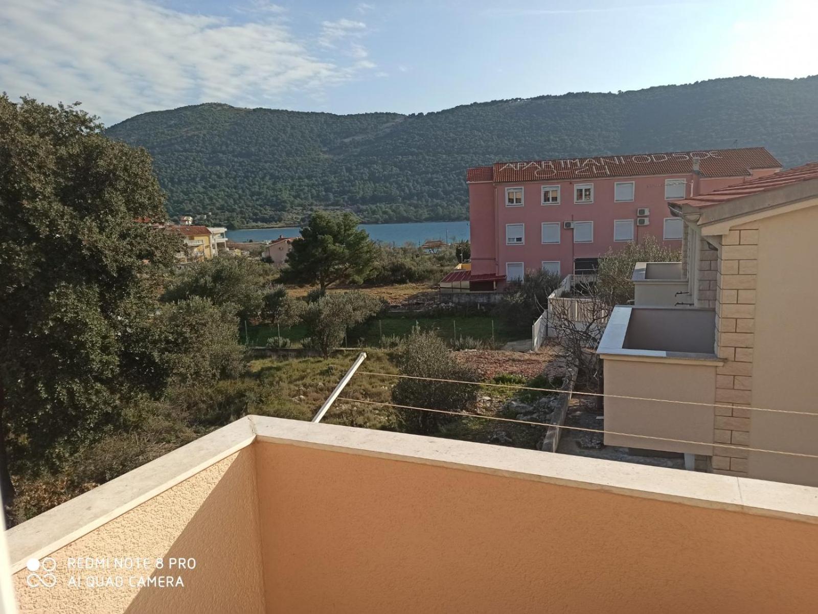 Apartment with Balcony - Photo 19