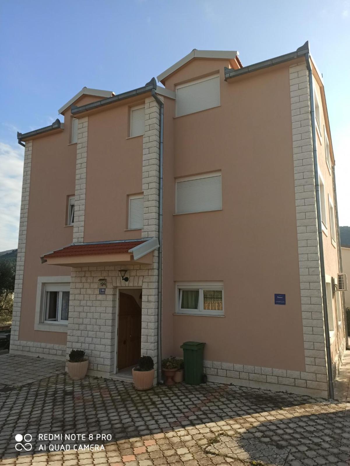 Apartment with Balcony - Photo 20