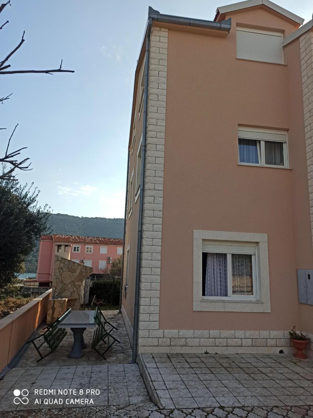 Apartment with Balcony - Photo 24